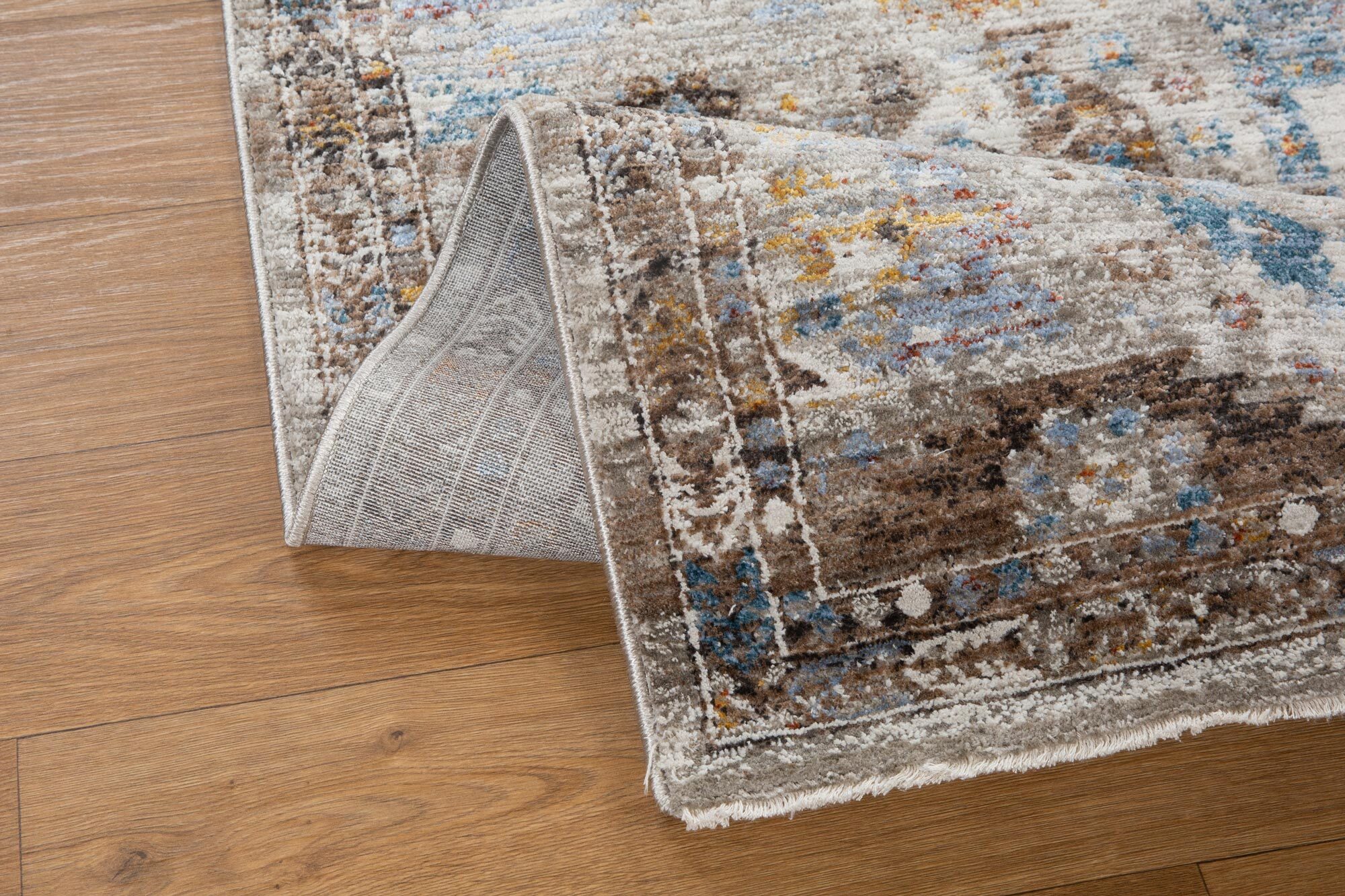 Large View Lukas Traditional Medallion Rug