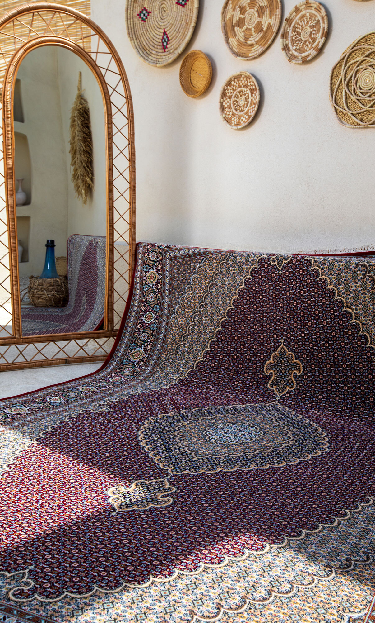 Large View Mahi Traditional Rug