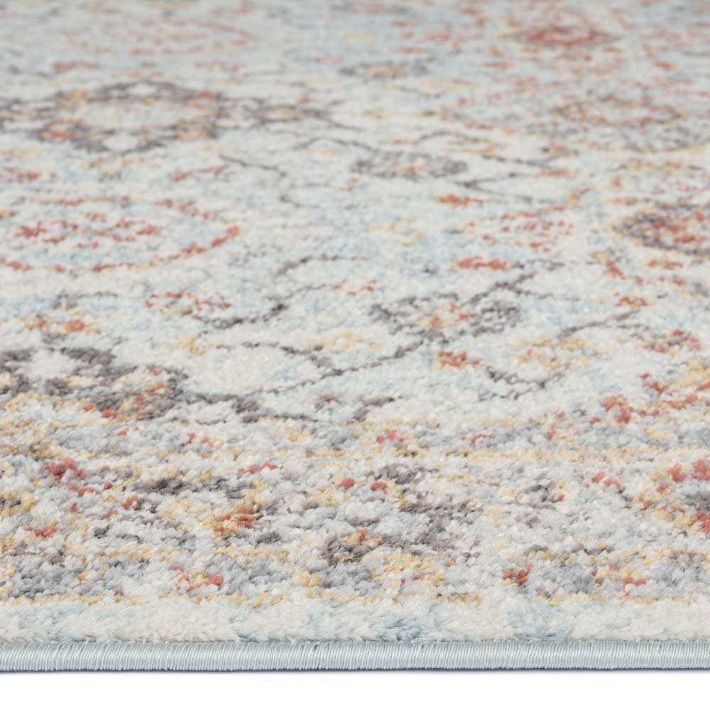 Nyle Traditional Floral Rug