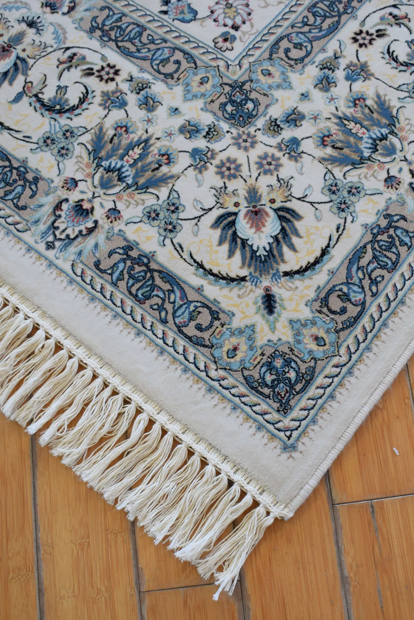 Parsa Floral Oriental Rug