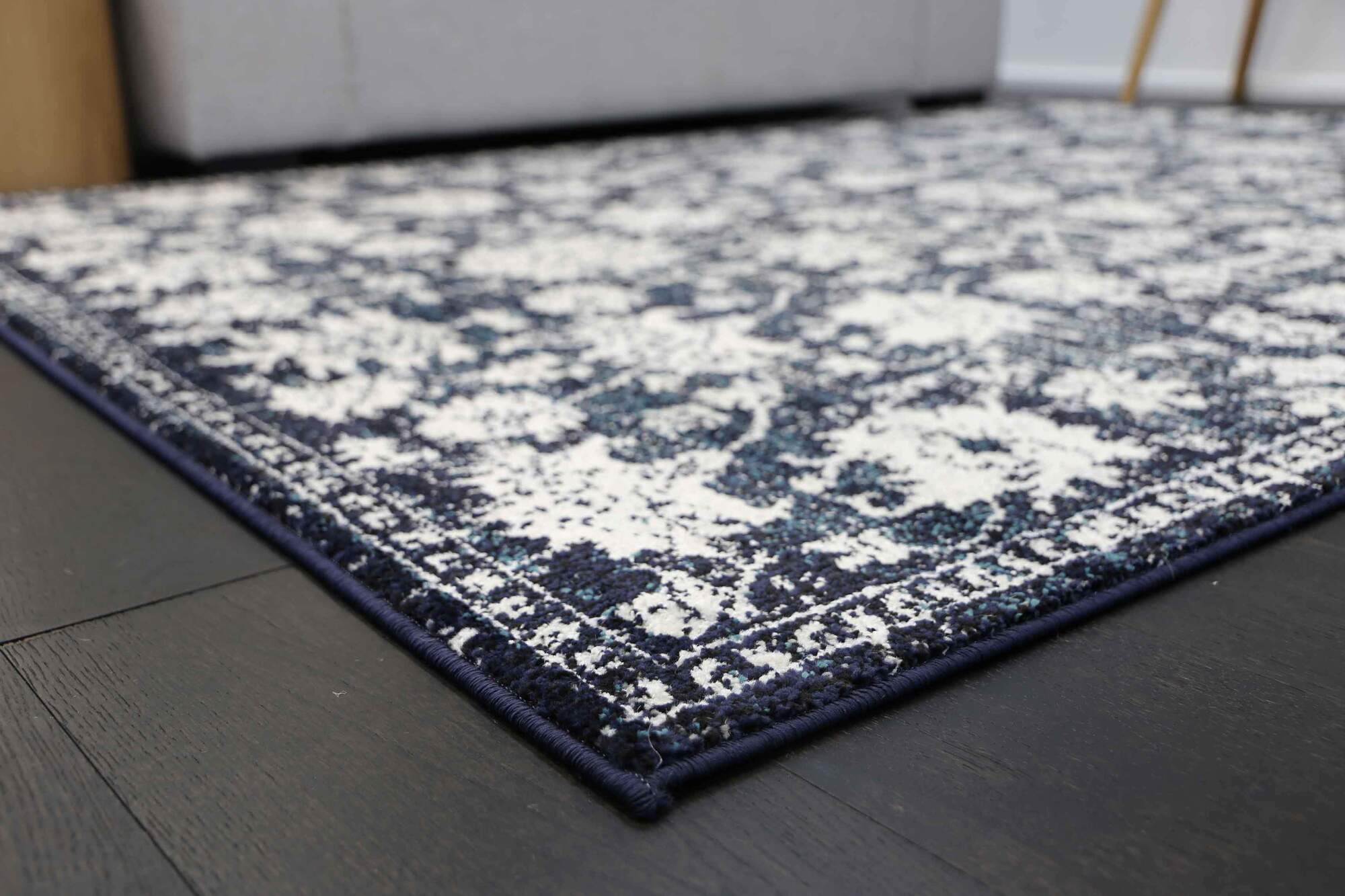 Large View Sophia Floral Classic Rug