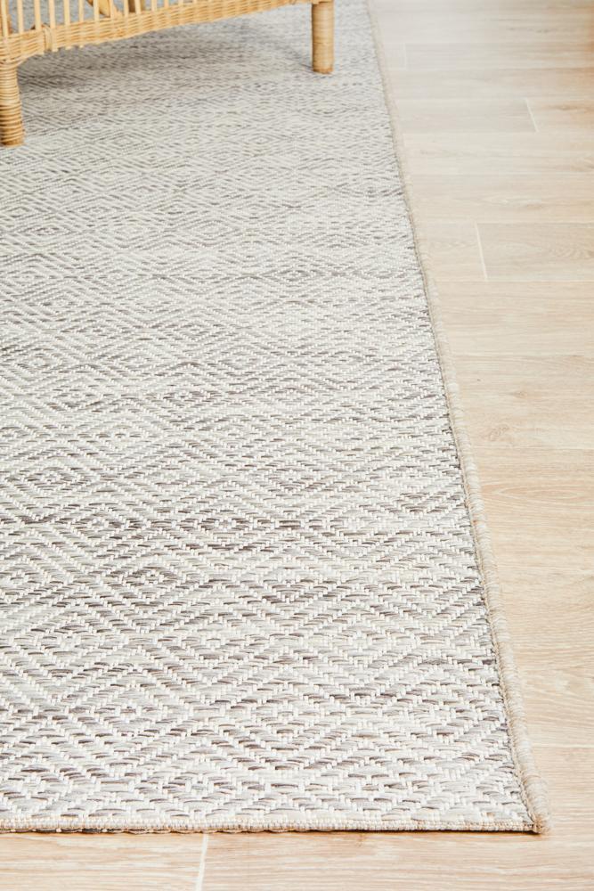 Terry Geometric Outdoor Rug