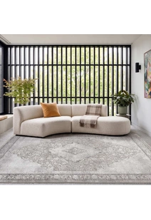 Fendi Traditional Medallion Rug