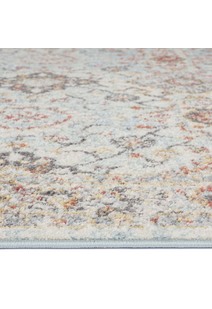 Nyle Traditional Floral Rug