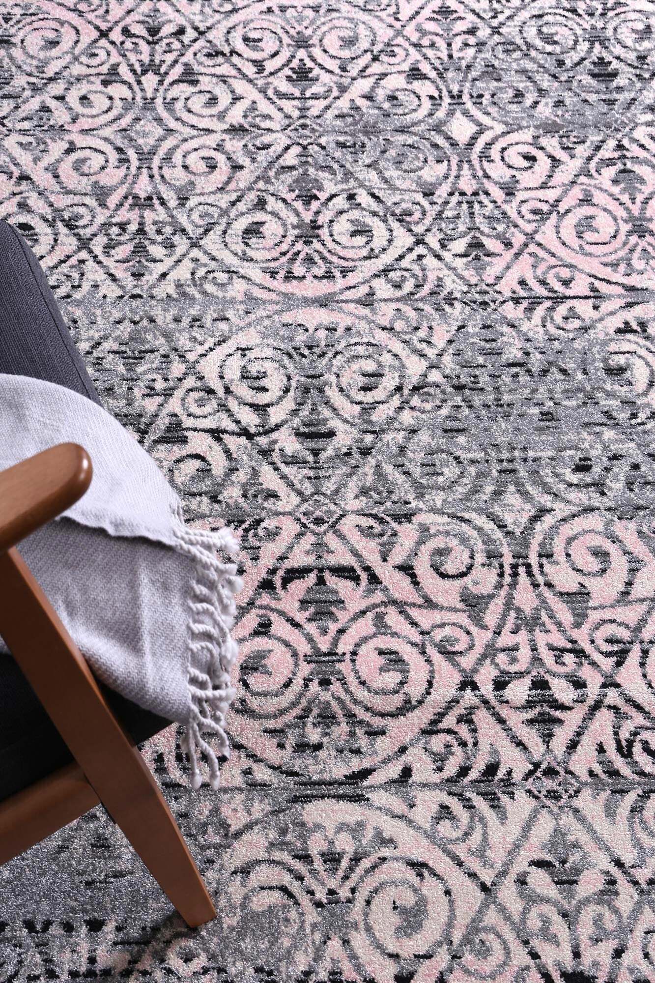 Large View Donna Traditional Lattice Rug