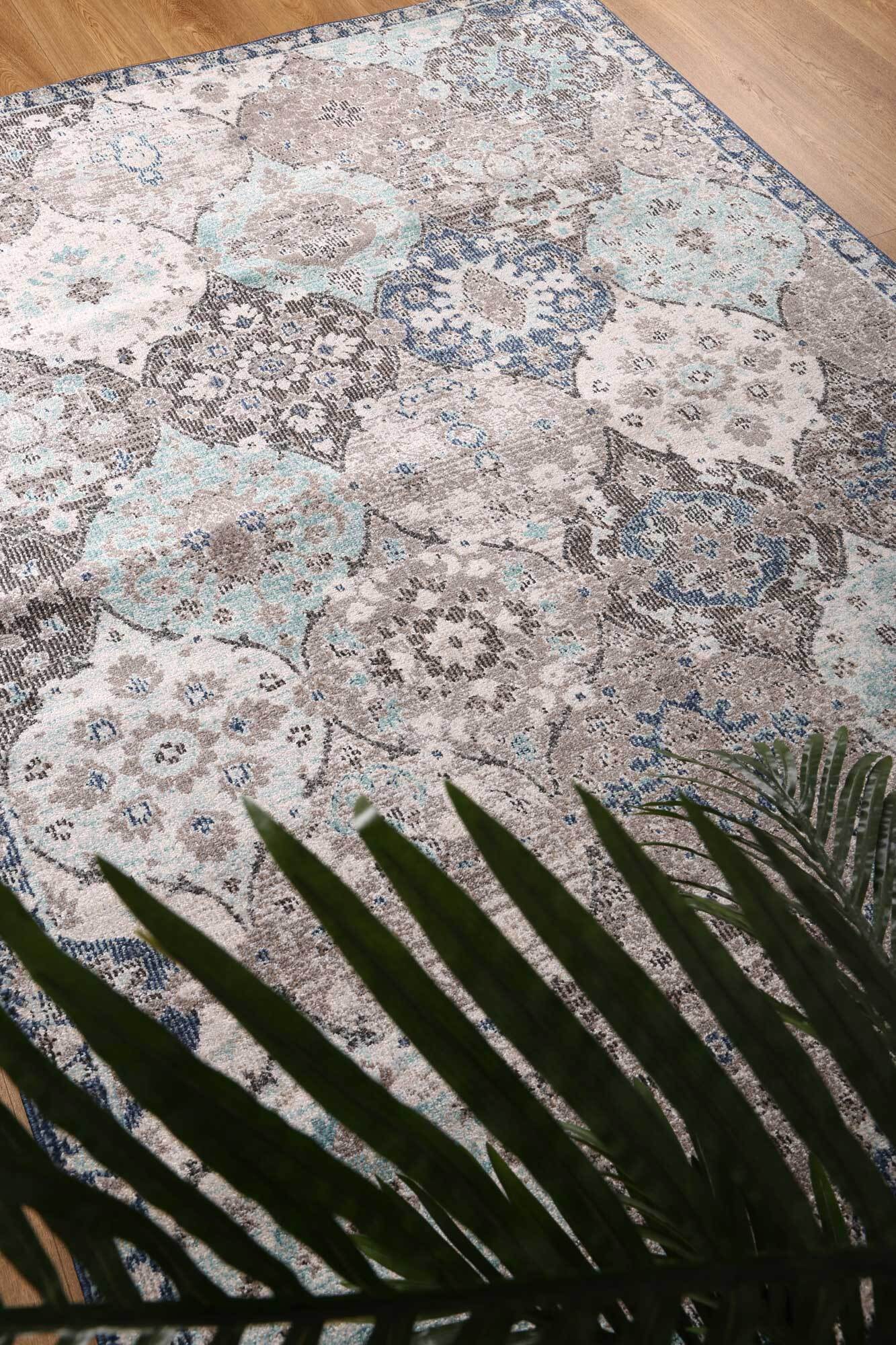 Large View Alani Traditional Geometric Rug