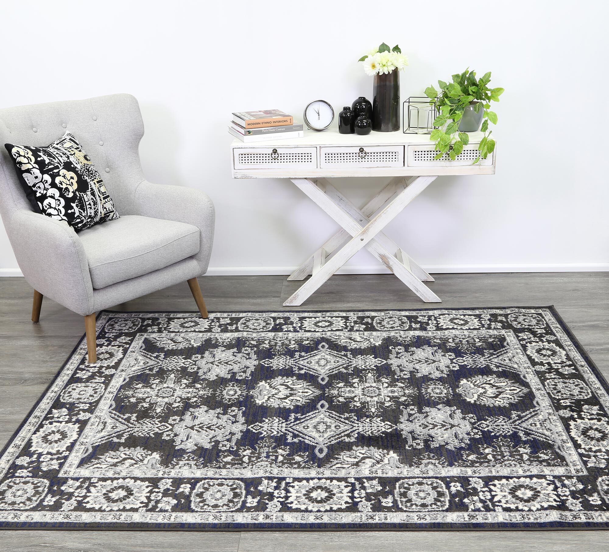 Alfred Traditional Border Rug