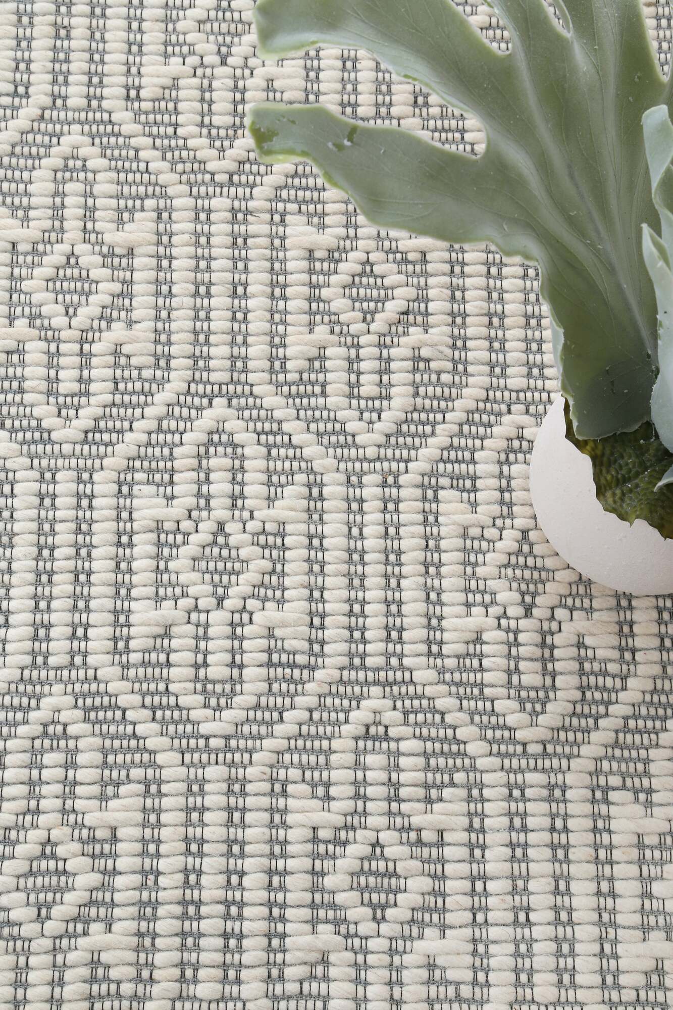 Large View Chea Geometric Wool Rug