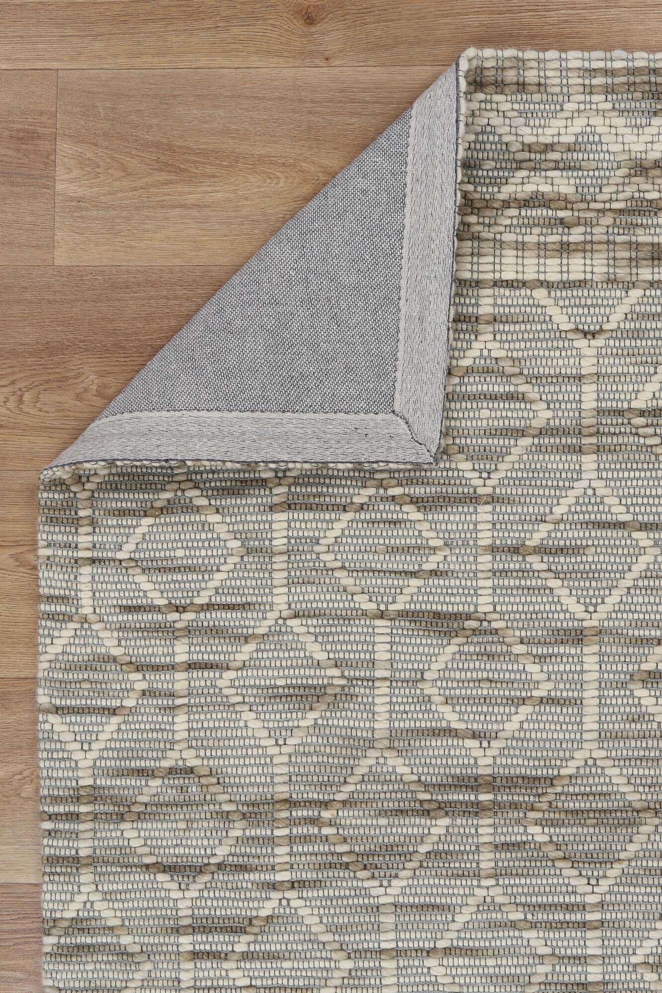 Chea Geometric Wool Rug