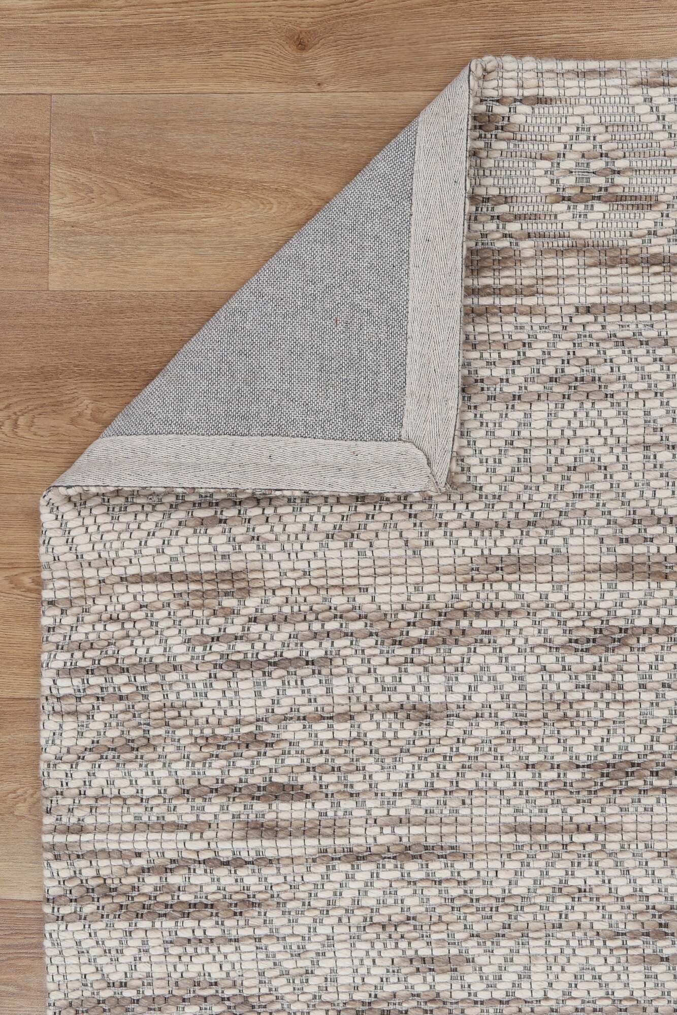 Chea Geometric Wool Rug