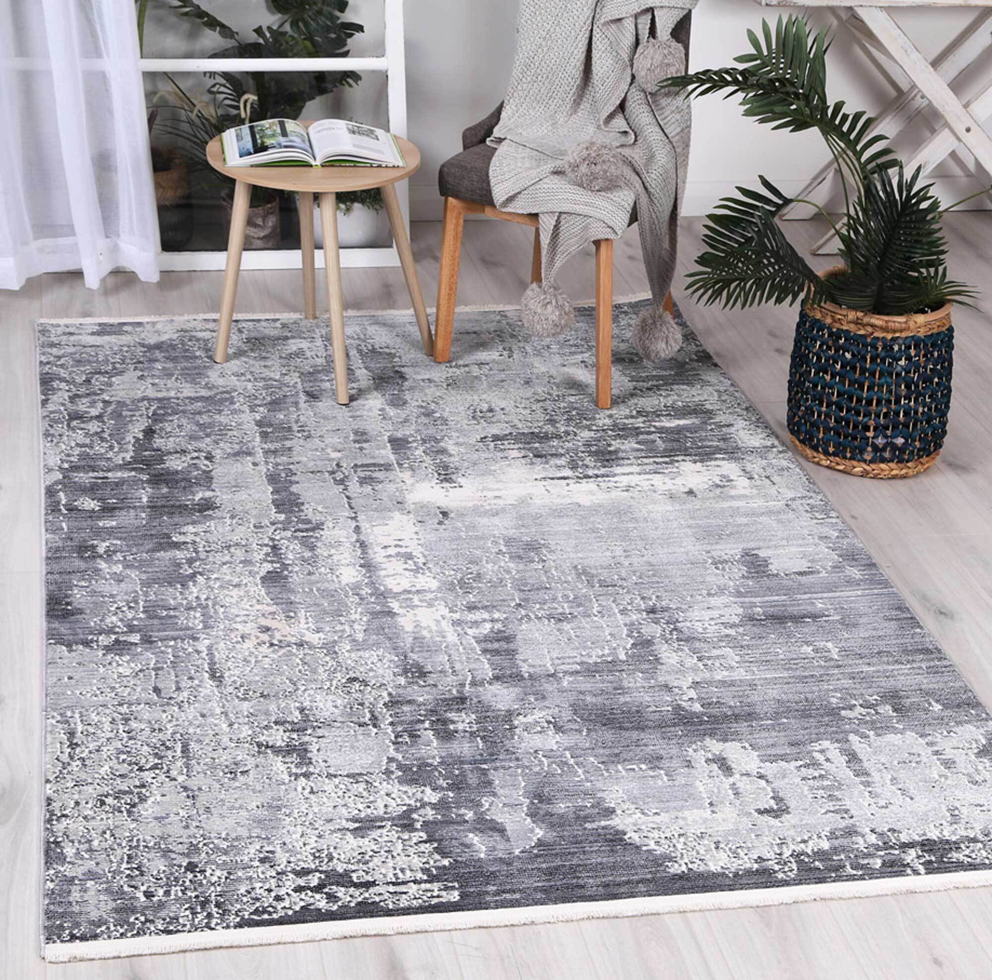 Darra Contemporary Fringed Rug