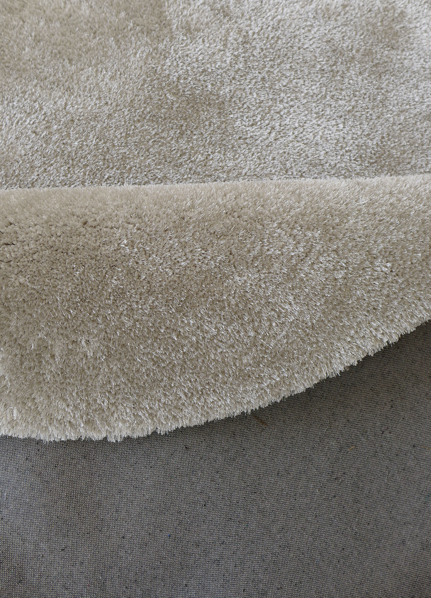 Large View Luxe Thick Plain Shaggy Rug