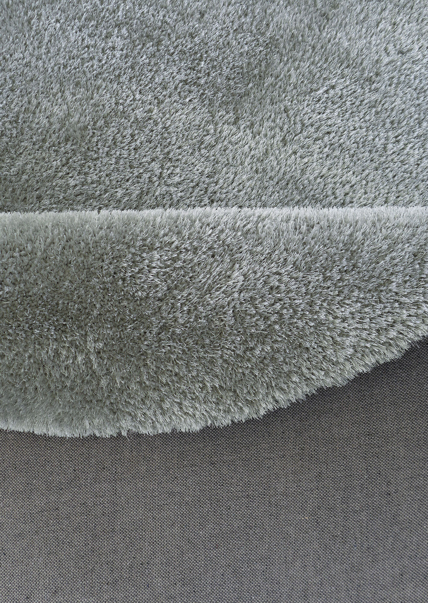 Large View Luxe Plain Silver Shaggy Rug