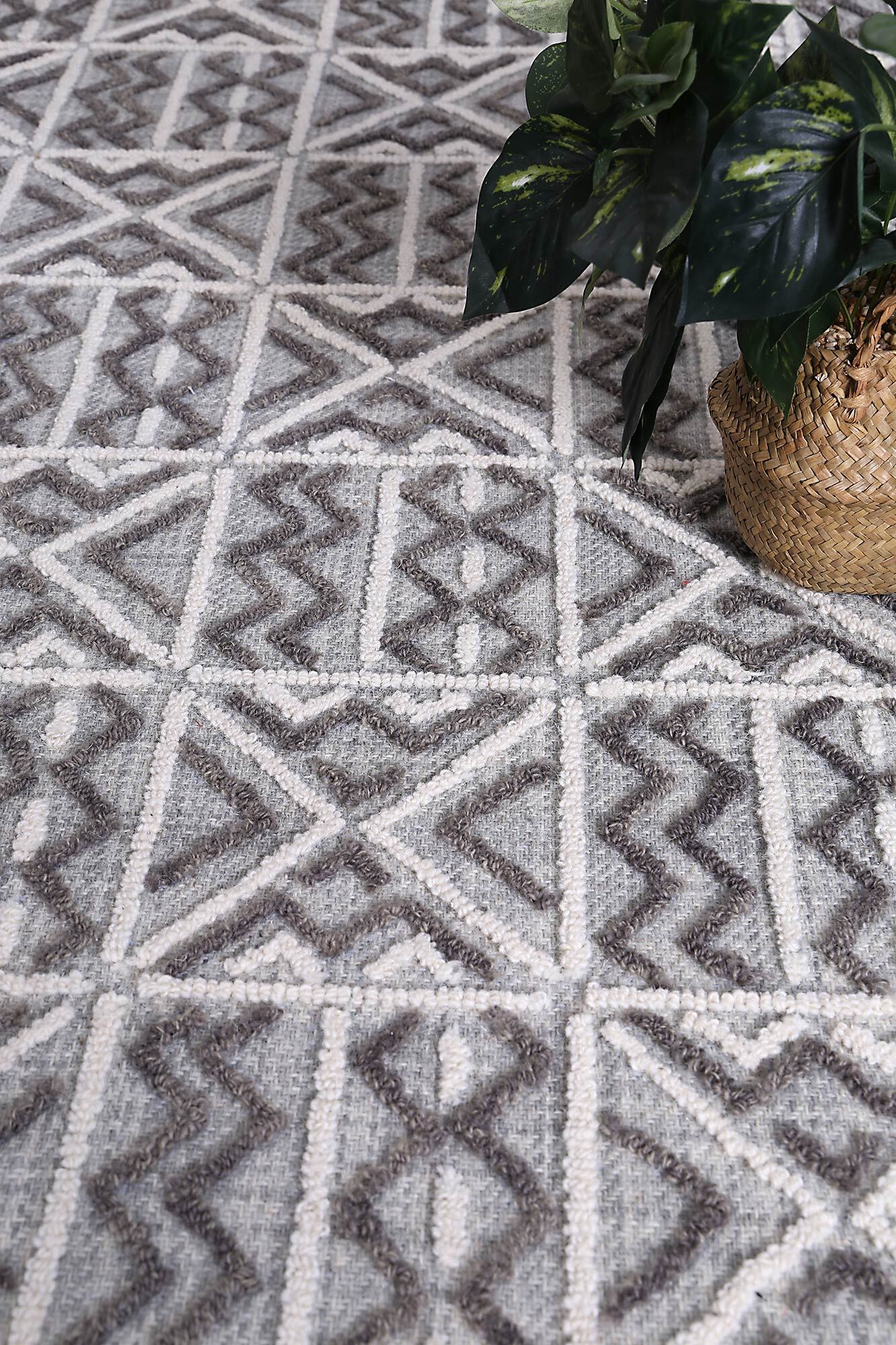 Large View Malik Handmade Wool Rug