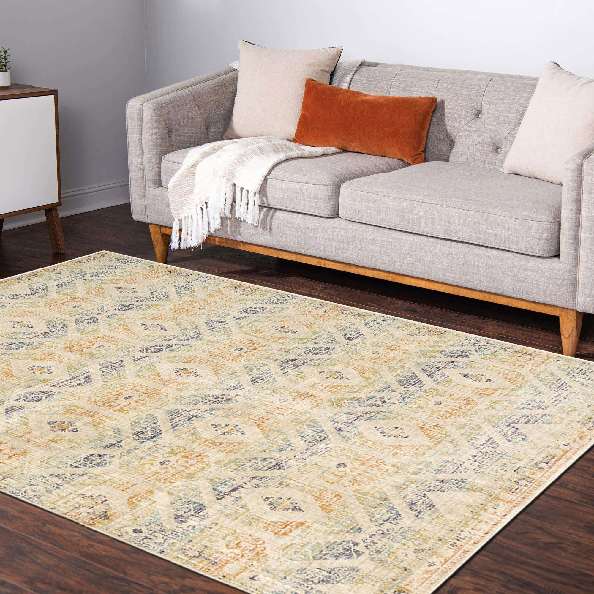 Large View Myla Traditional Geometric Rug