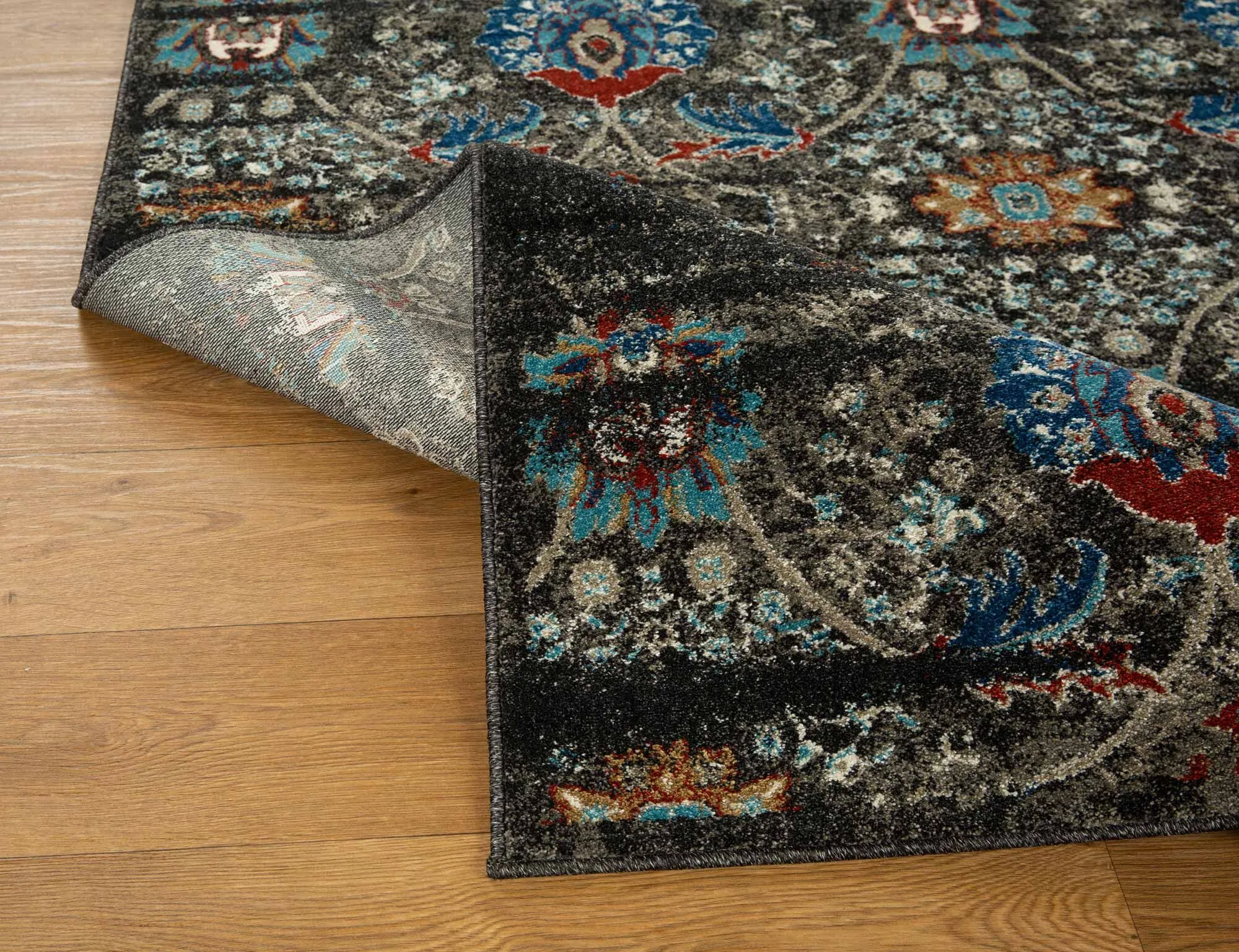 Large View Mobi Traditional Rug