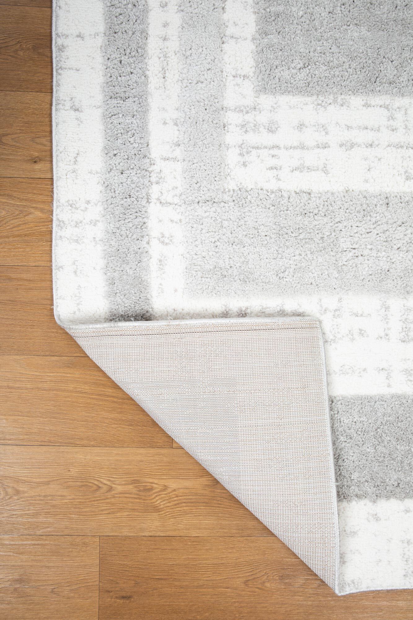Large View Oscar Soft Geometric Rug