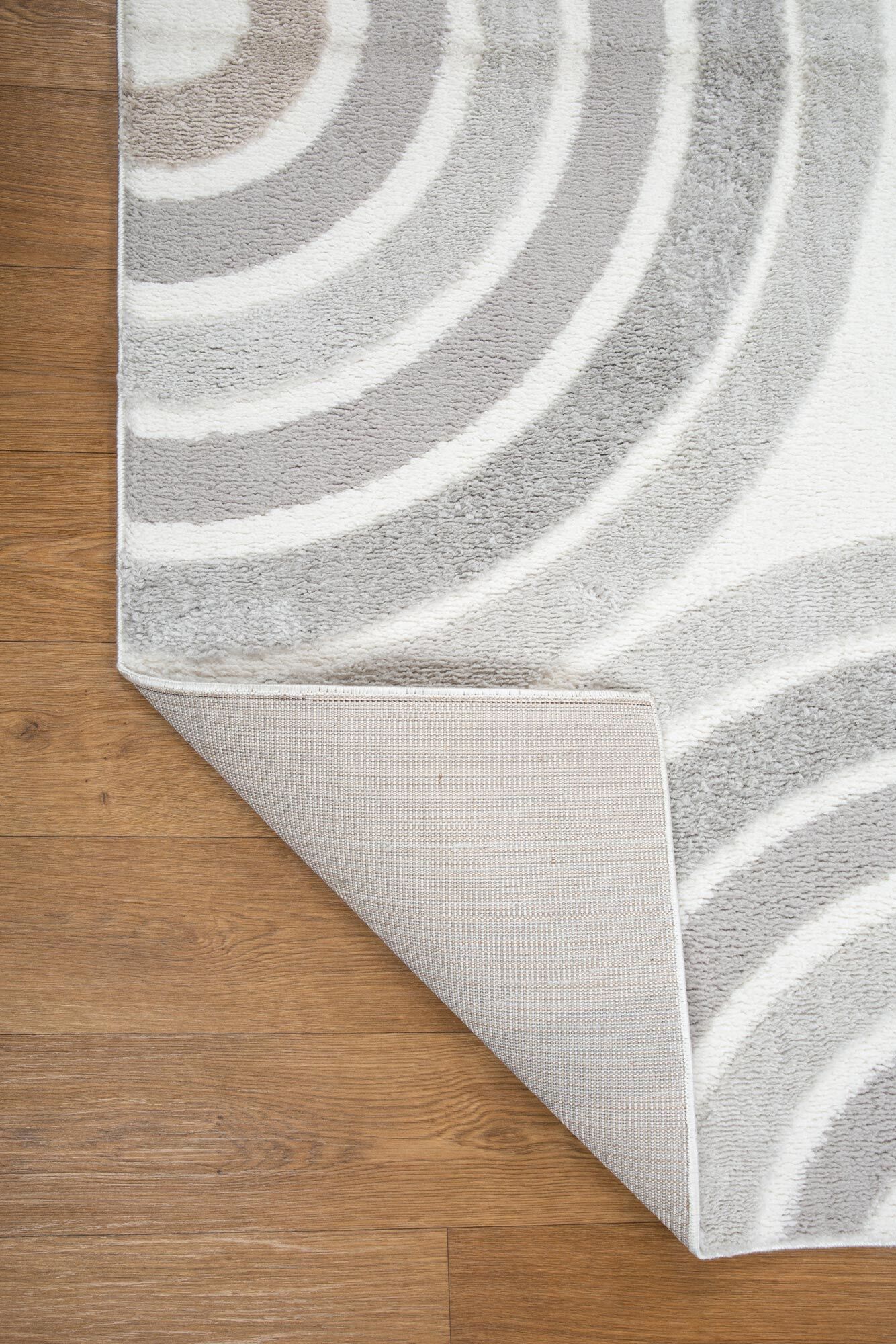 Oscar Soft Geometric Rug