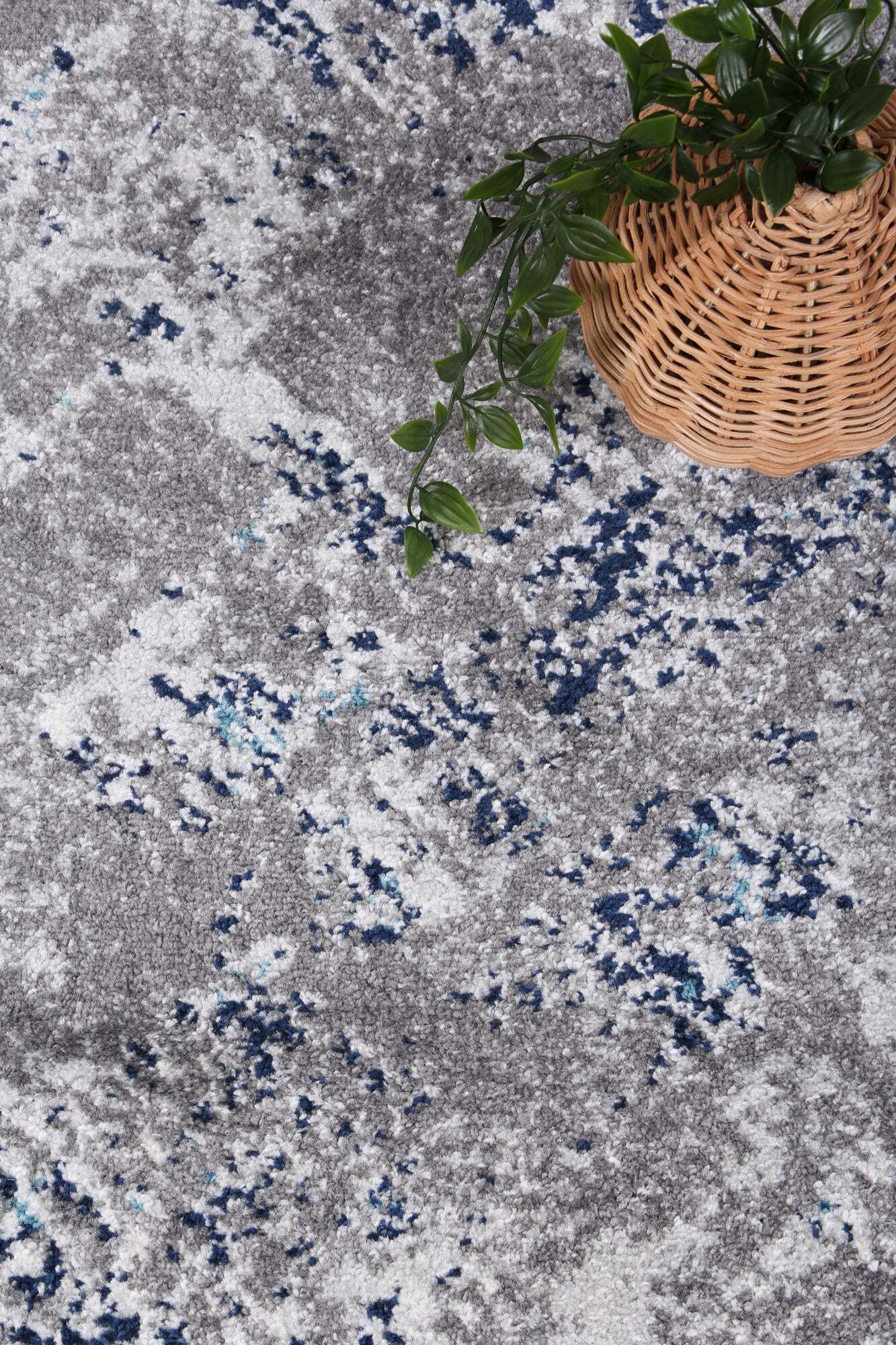 Peri Contemporary Distressed Rug