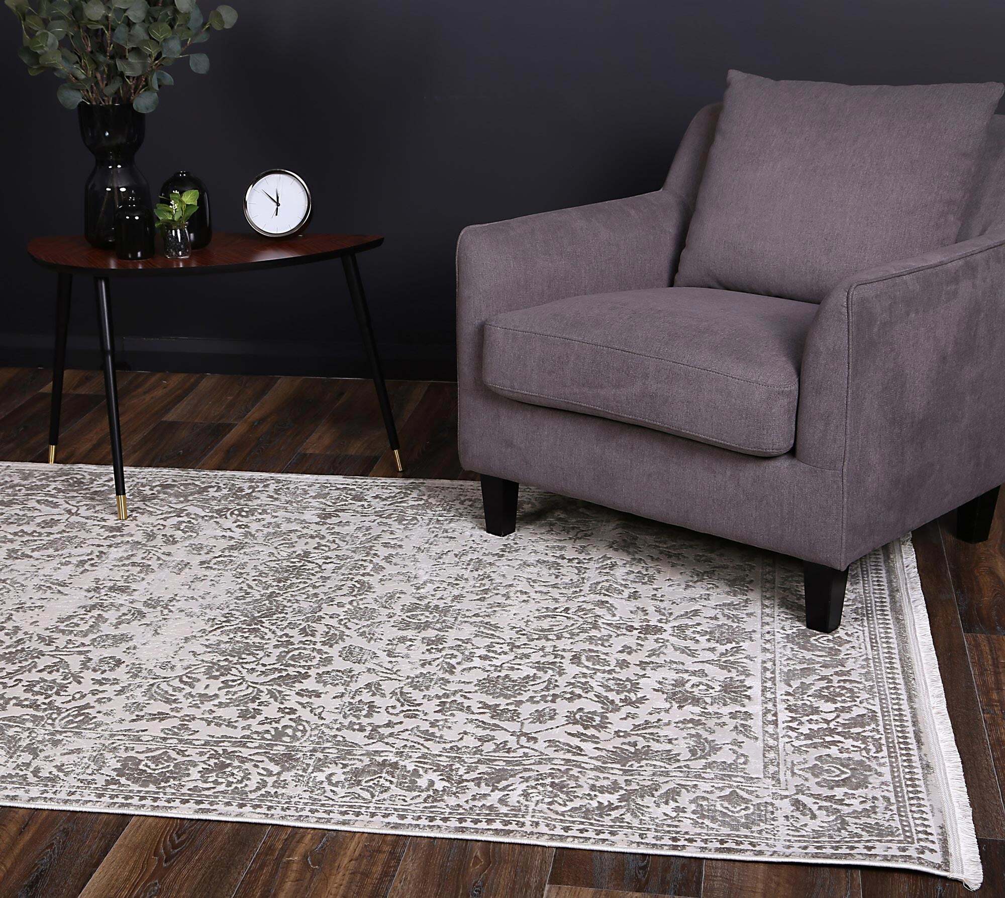Rina Traditional Floral Rug