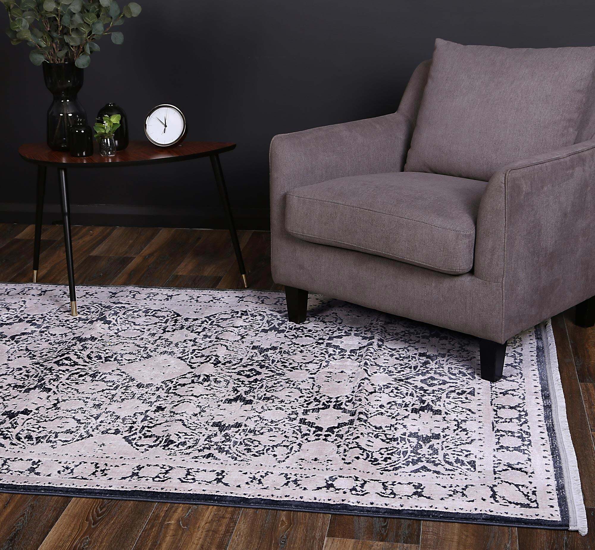 Rina Traditional Border Rug