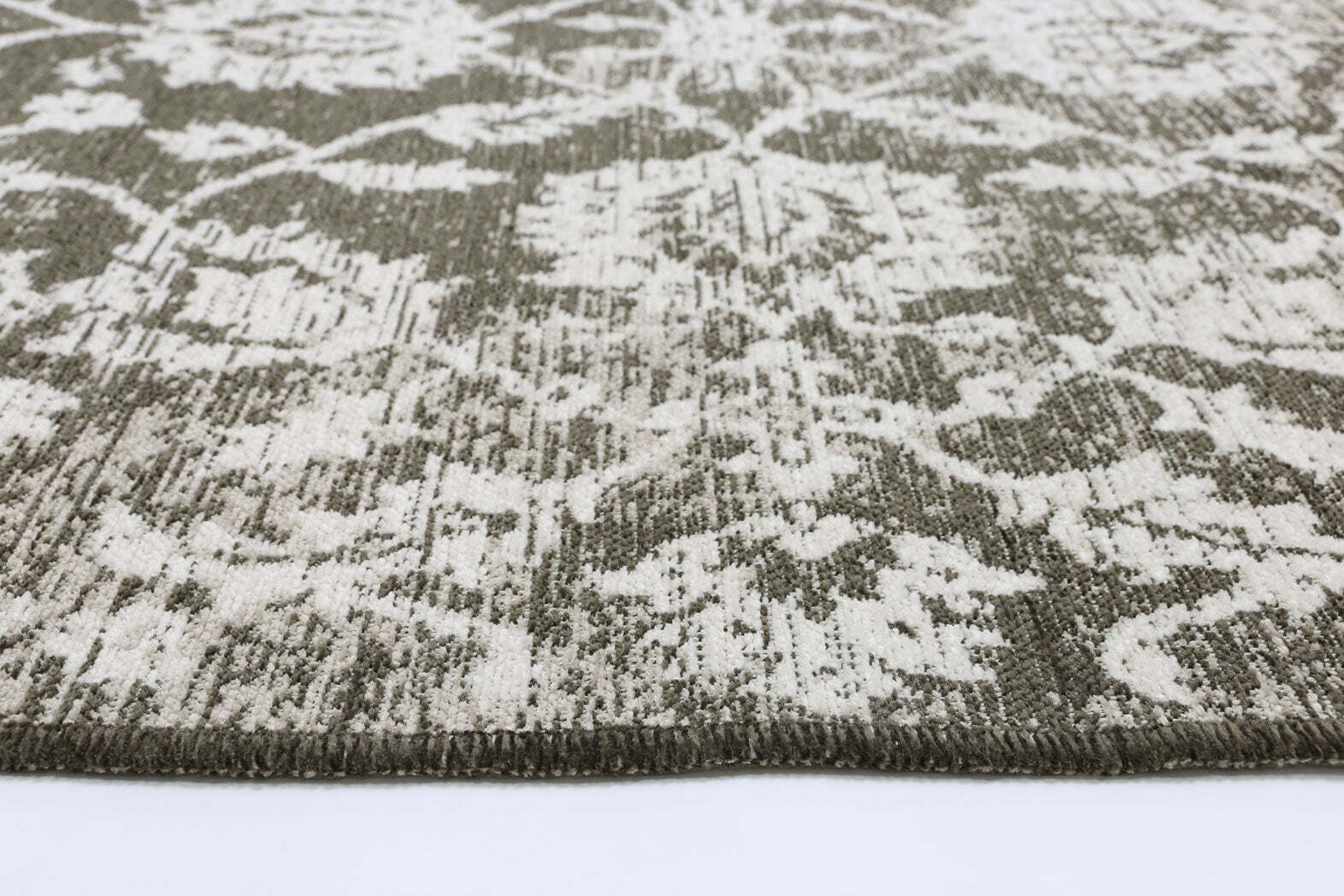 Large View Ryan Floral Transitional Rug