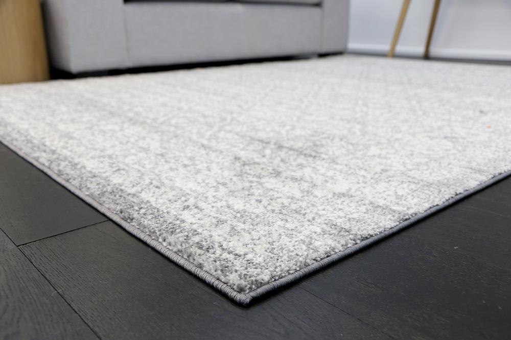 Large View Sophia Traditional Classic Rug