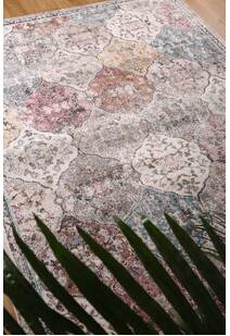 Alani Traditional Geometric Rug
