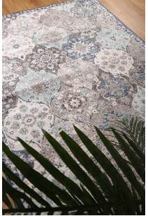 Alani Traditional Geometric Rug