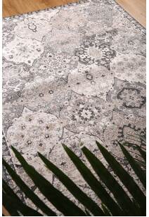 Alani Traditional Geometric Rug