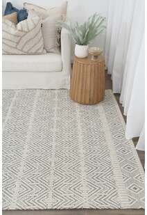 Chea Geometric Wool Rug