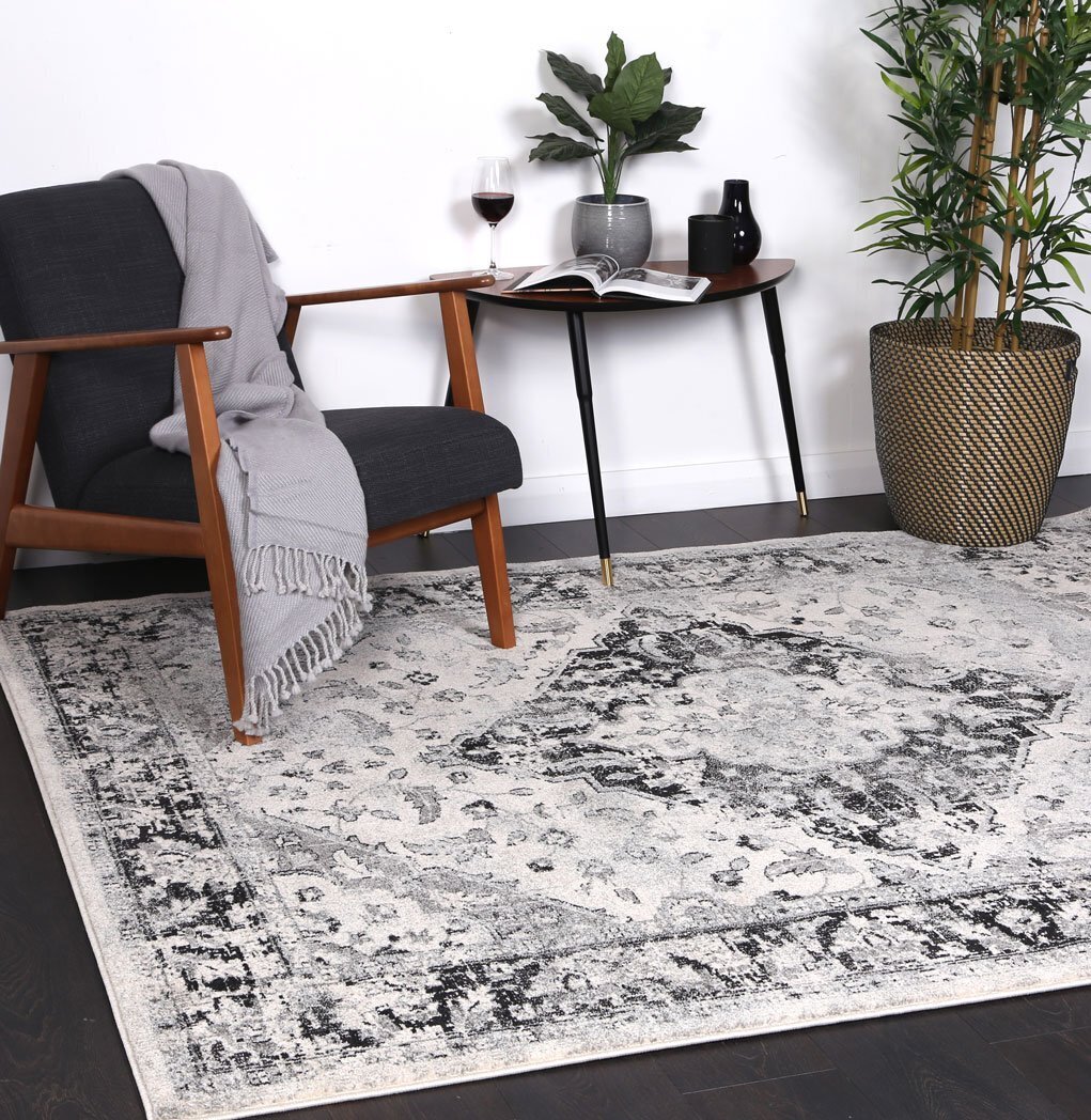 Large View Donna Traditional Rug