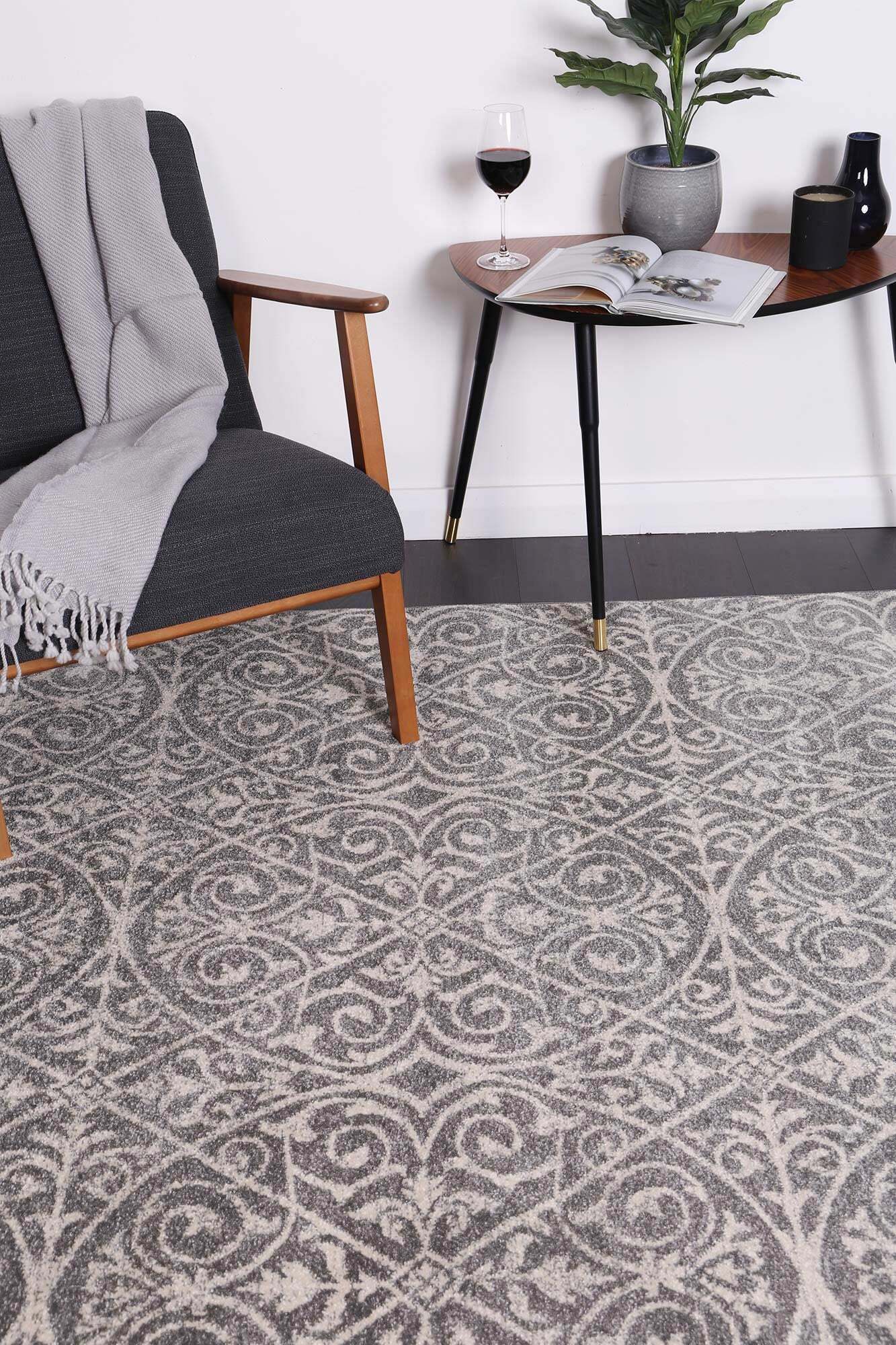 Large View Donna Traditional Lattice Rug