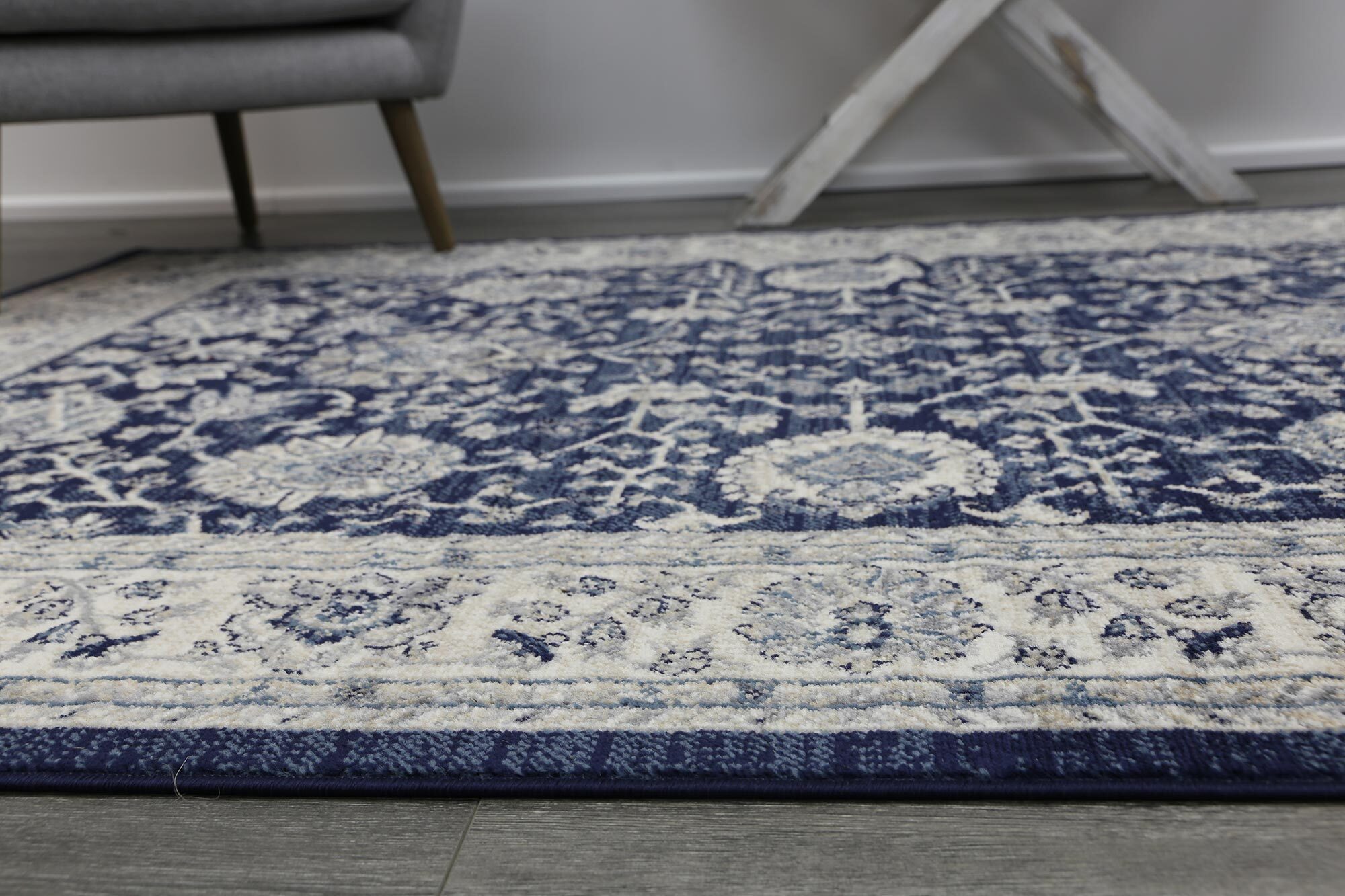 Alfred Blue Traditional Border Rug