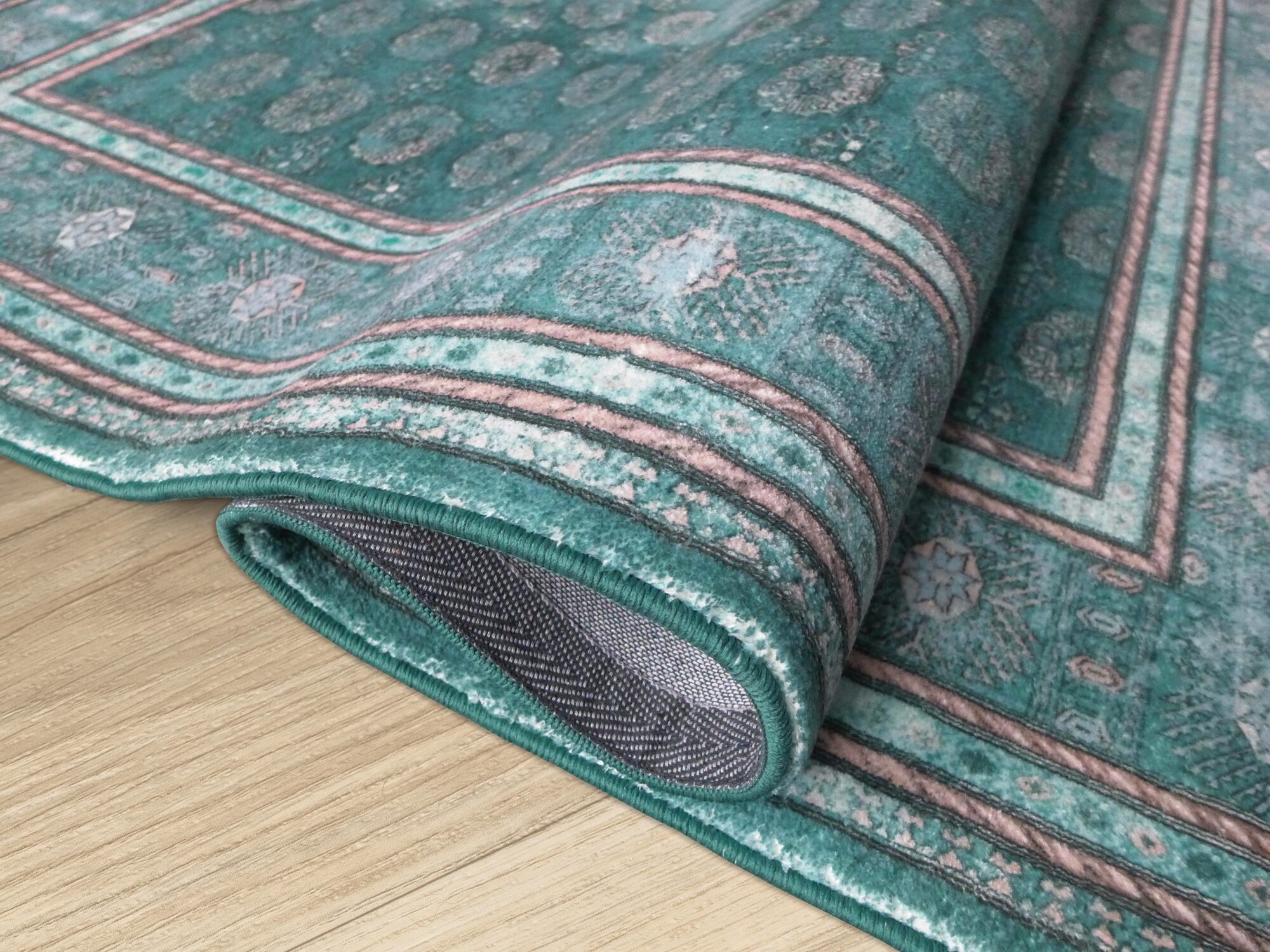 Cato Traditional Geometric Rug
