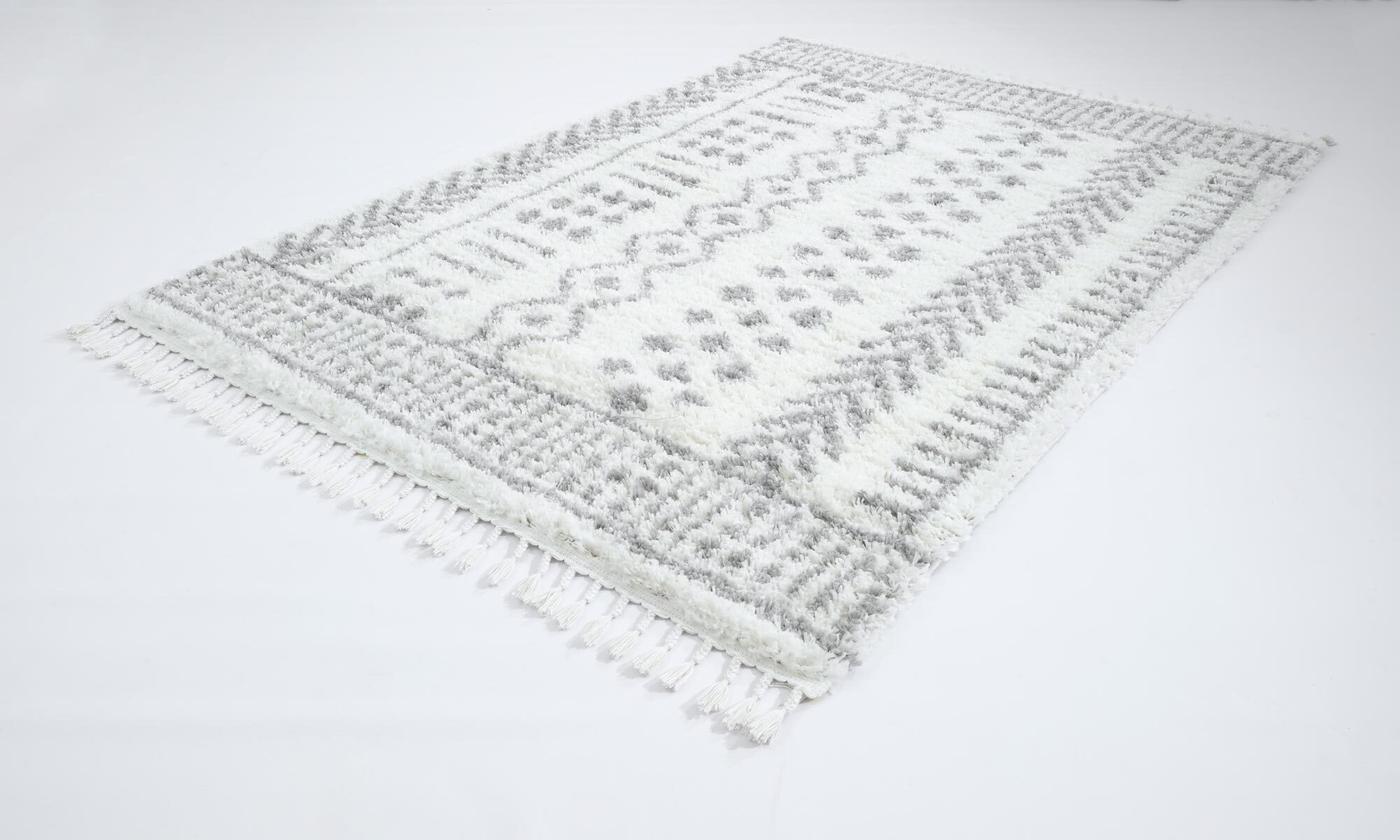 Large View Larry Moroccan Tassel Shaggy Rug