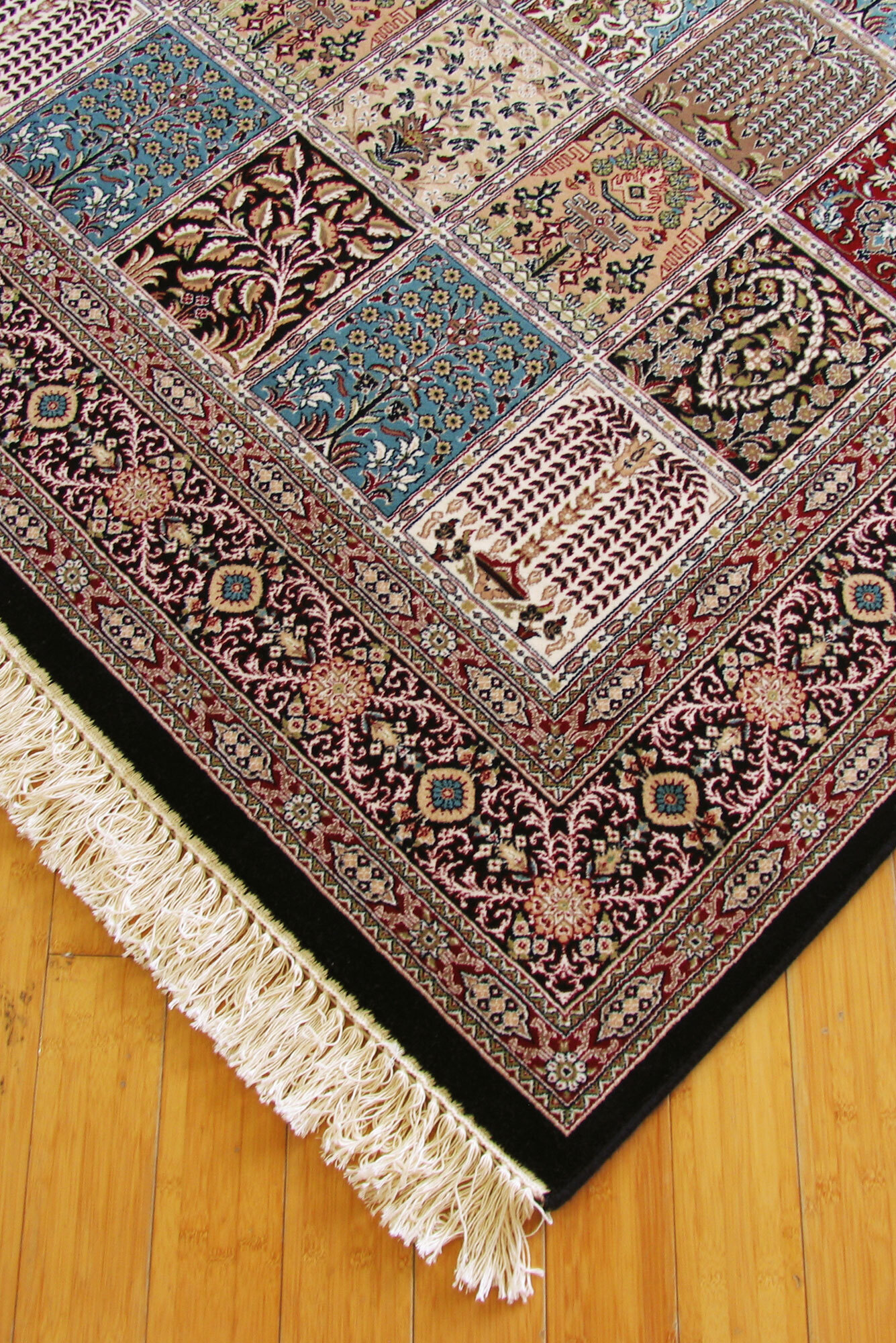 Mona Classic Oriental Fringed Rug