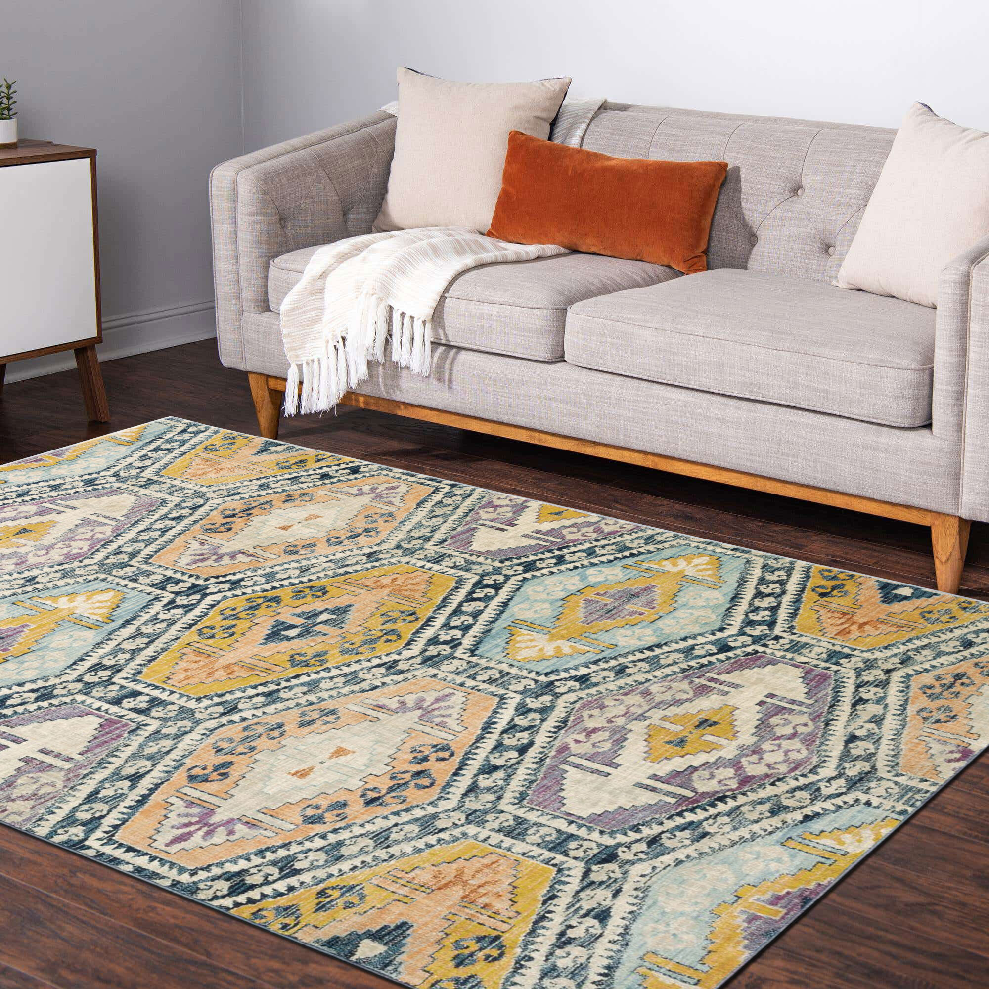 Myla Traditional Geometric Rug