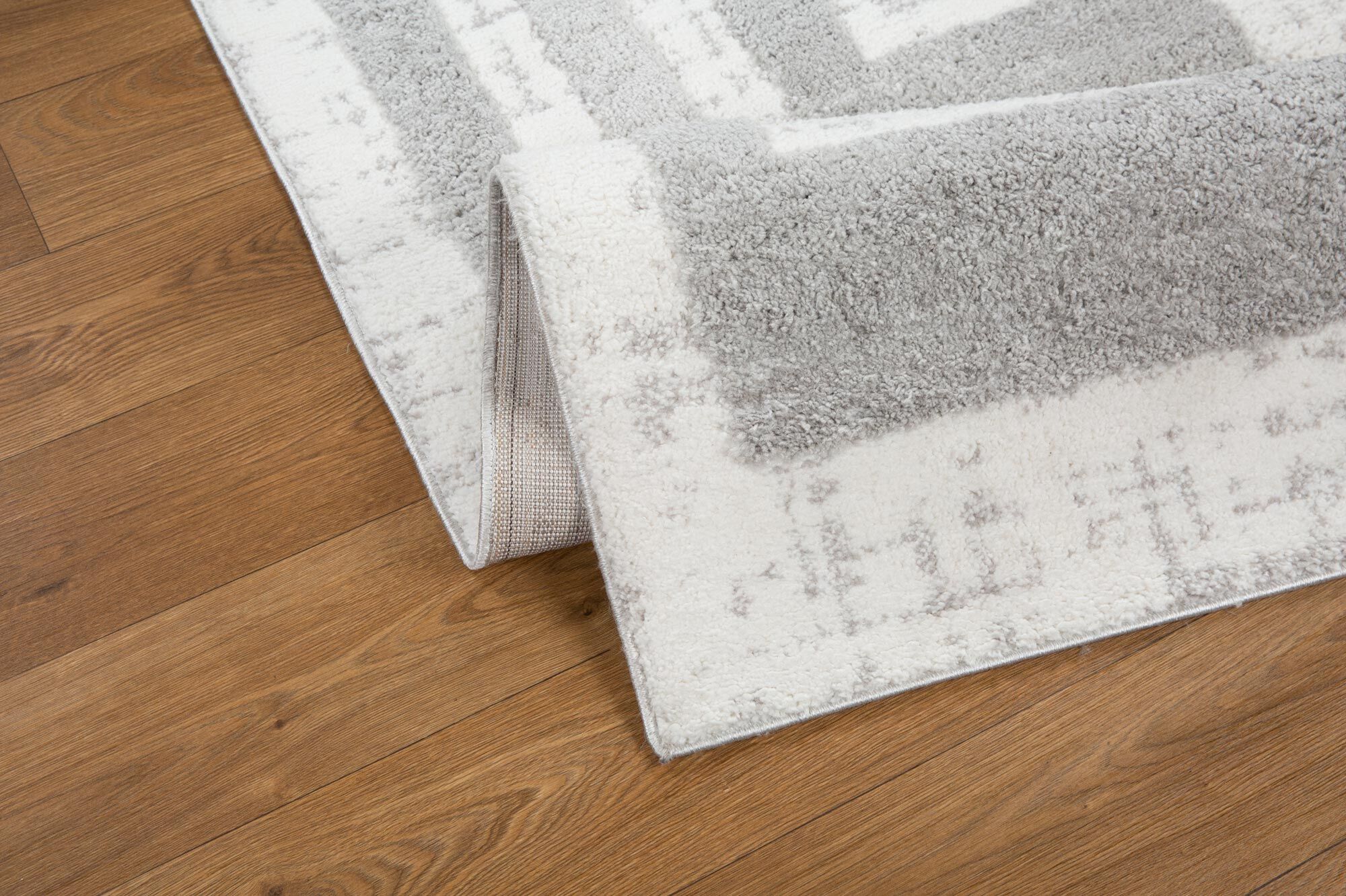 Large View Oscar Soft Geometric Rug