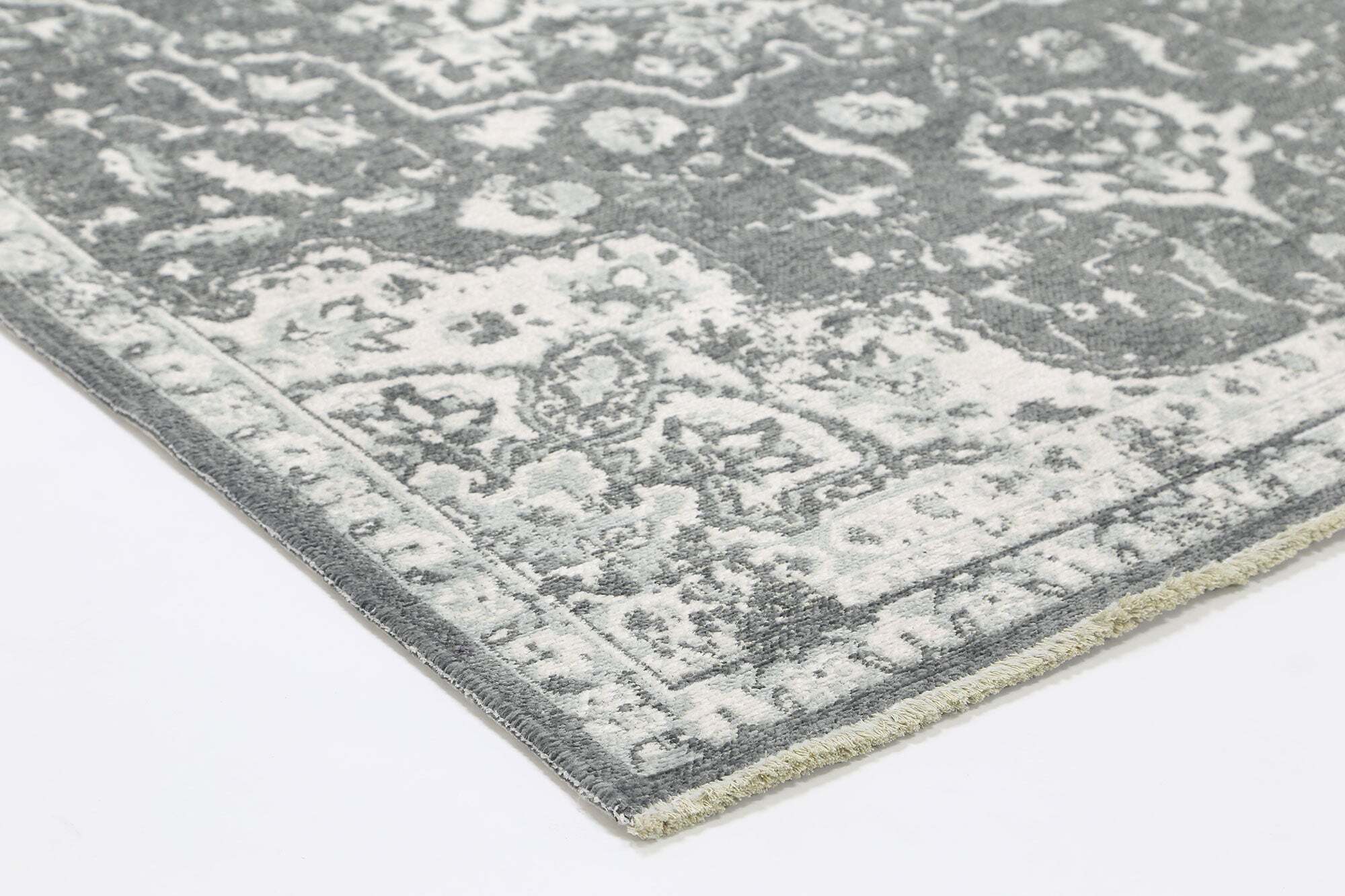 Large View Ryan Antique Look Medallion Rug