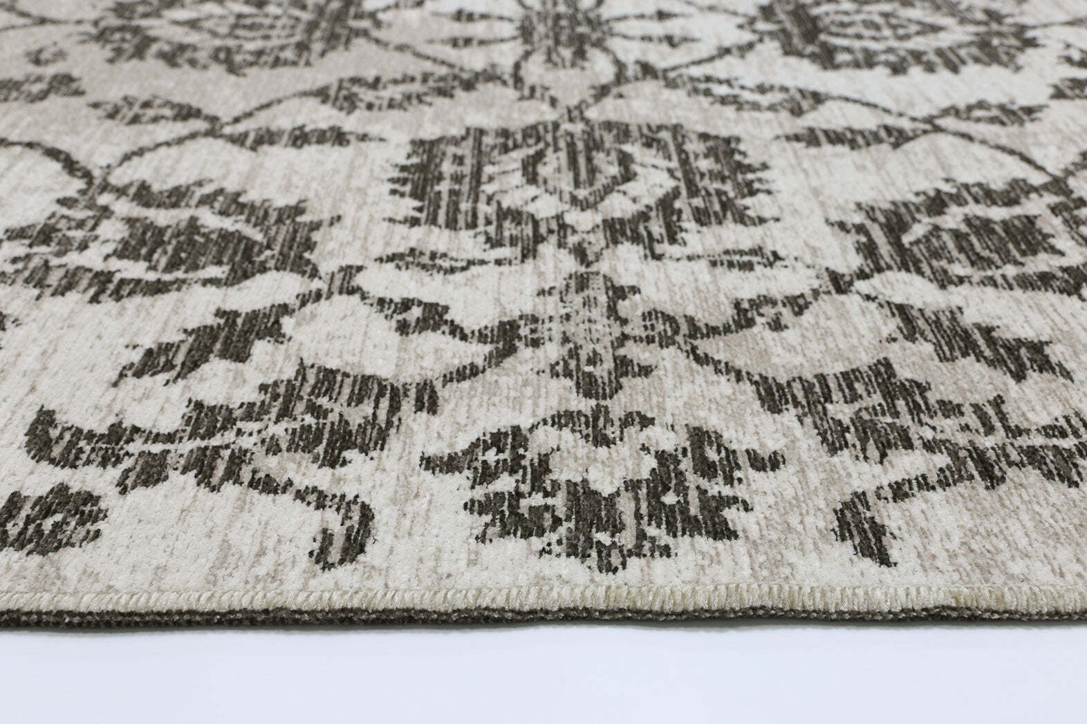 Large View Ryan Floral Transitional Rug