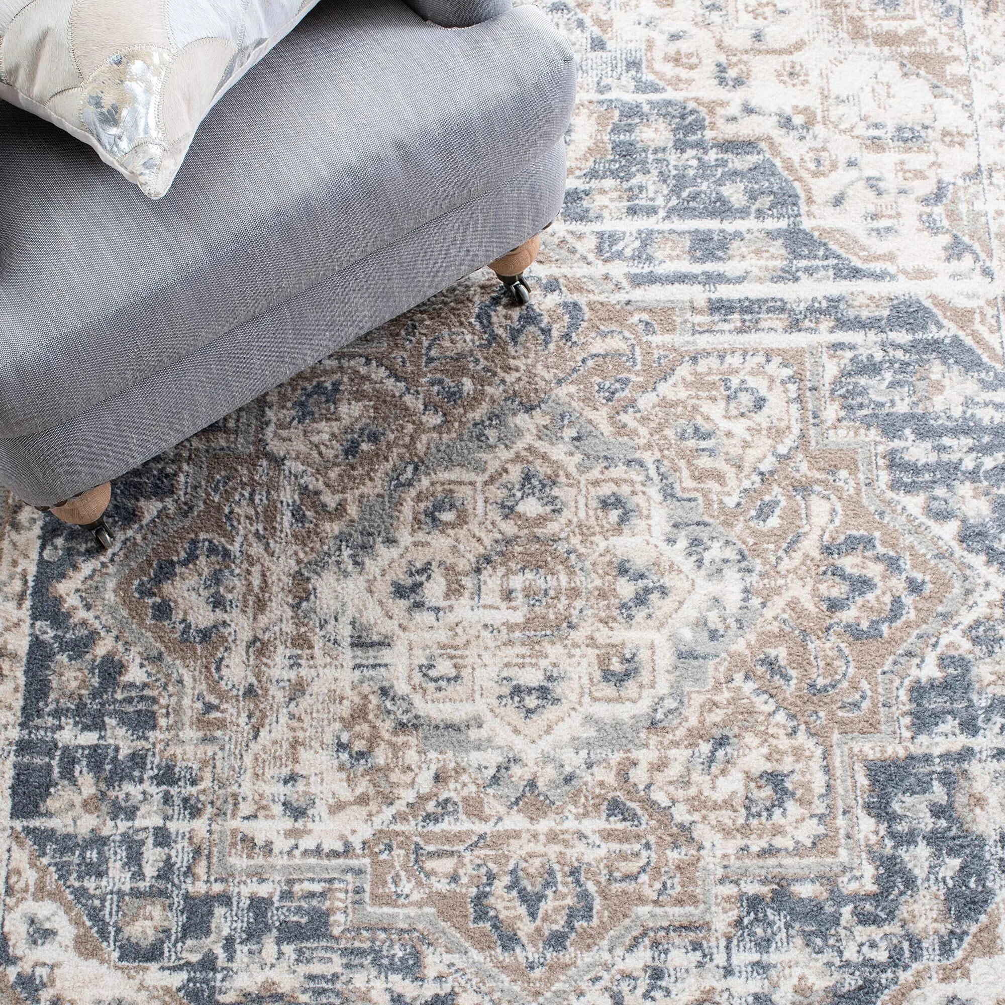 Large View Alfa Traditional Medallion Rug