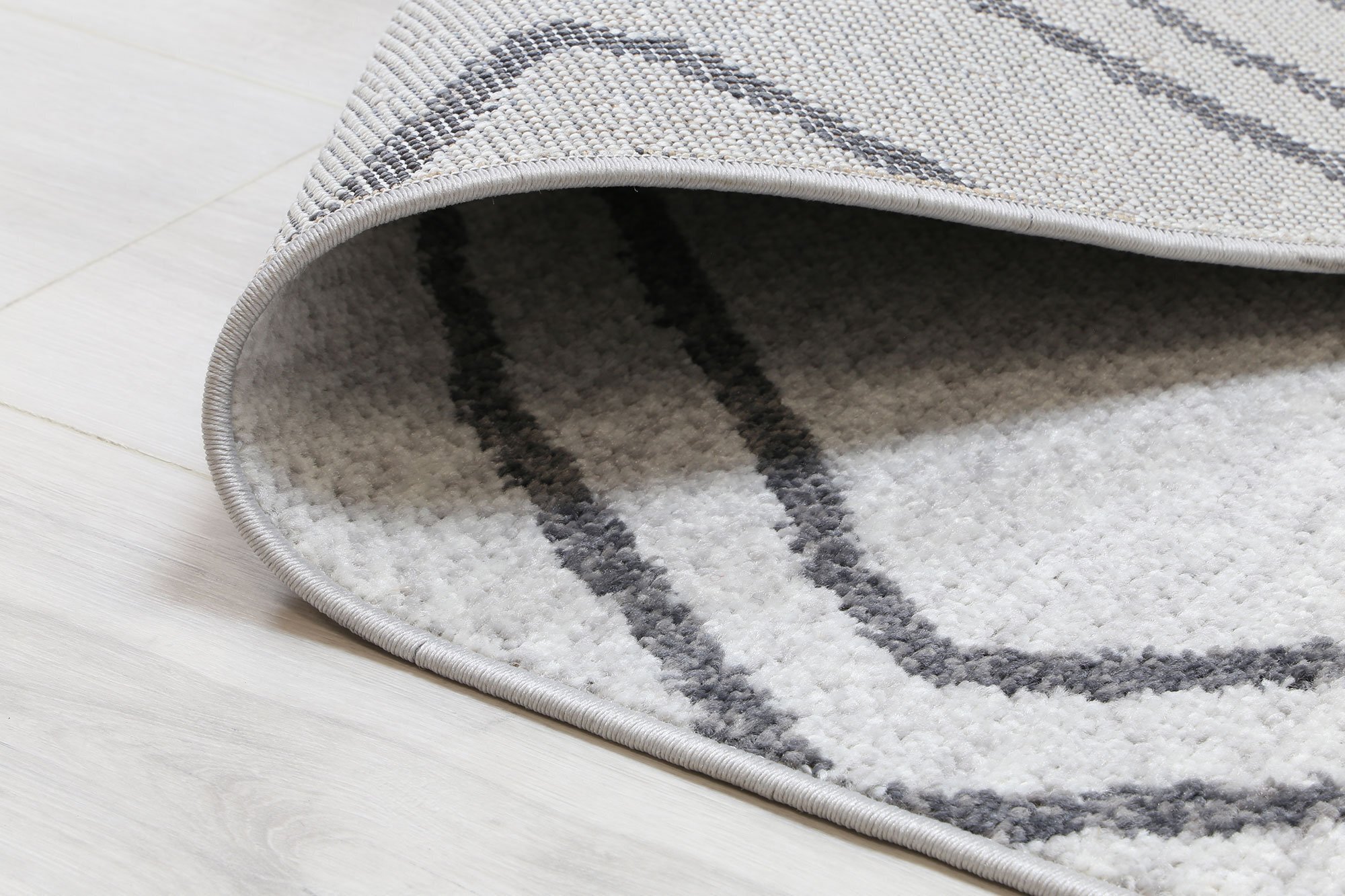 Large View Casa Diamond Pattern Rug