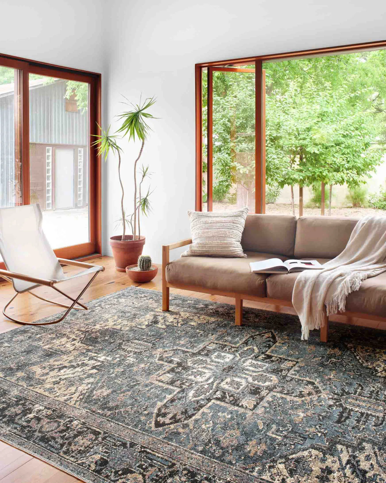 Large View Heriz Transitional Medallion Rug
