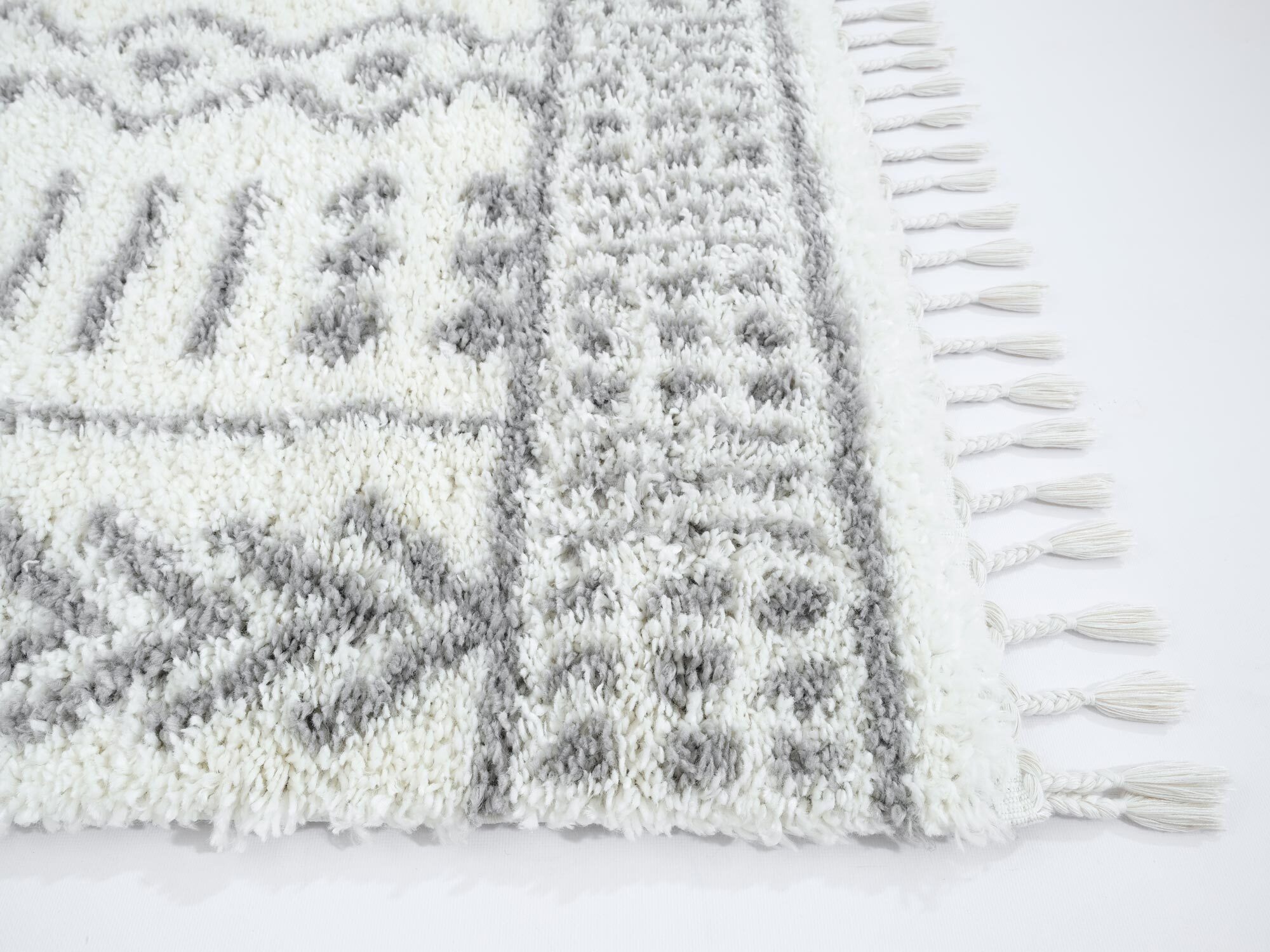 Large View Larry Moroccan Tassel Shaggy Rug