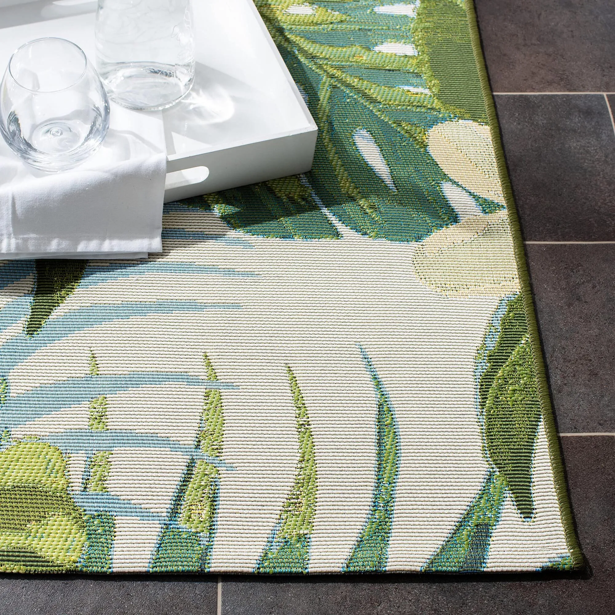 Large View Sole Floral Indoor/Outdoor Rug