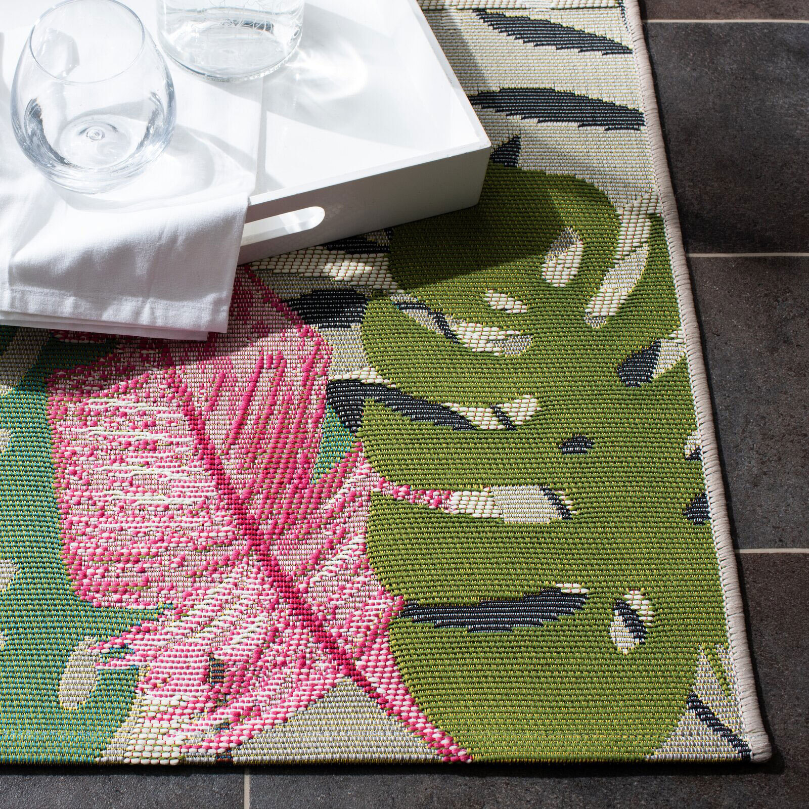 Large View Sole Flamingo Tropical Picture Rug