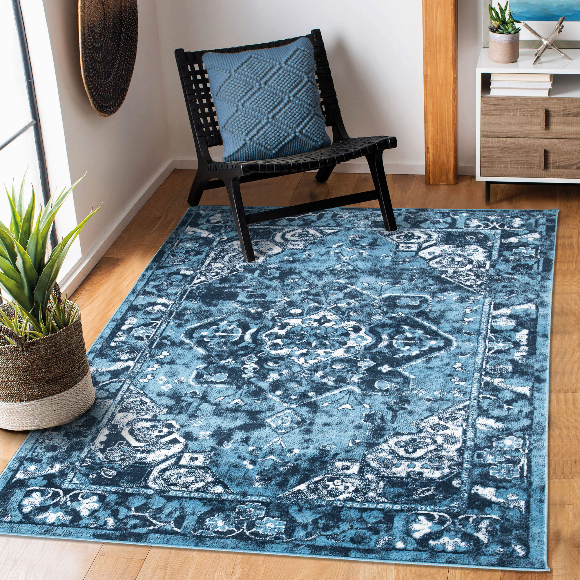 Large View Toni Traditional Medallion Rug