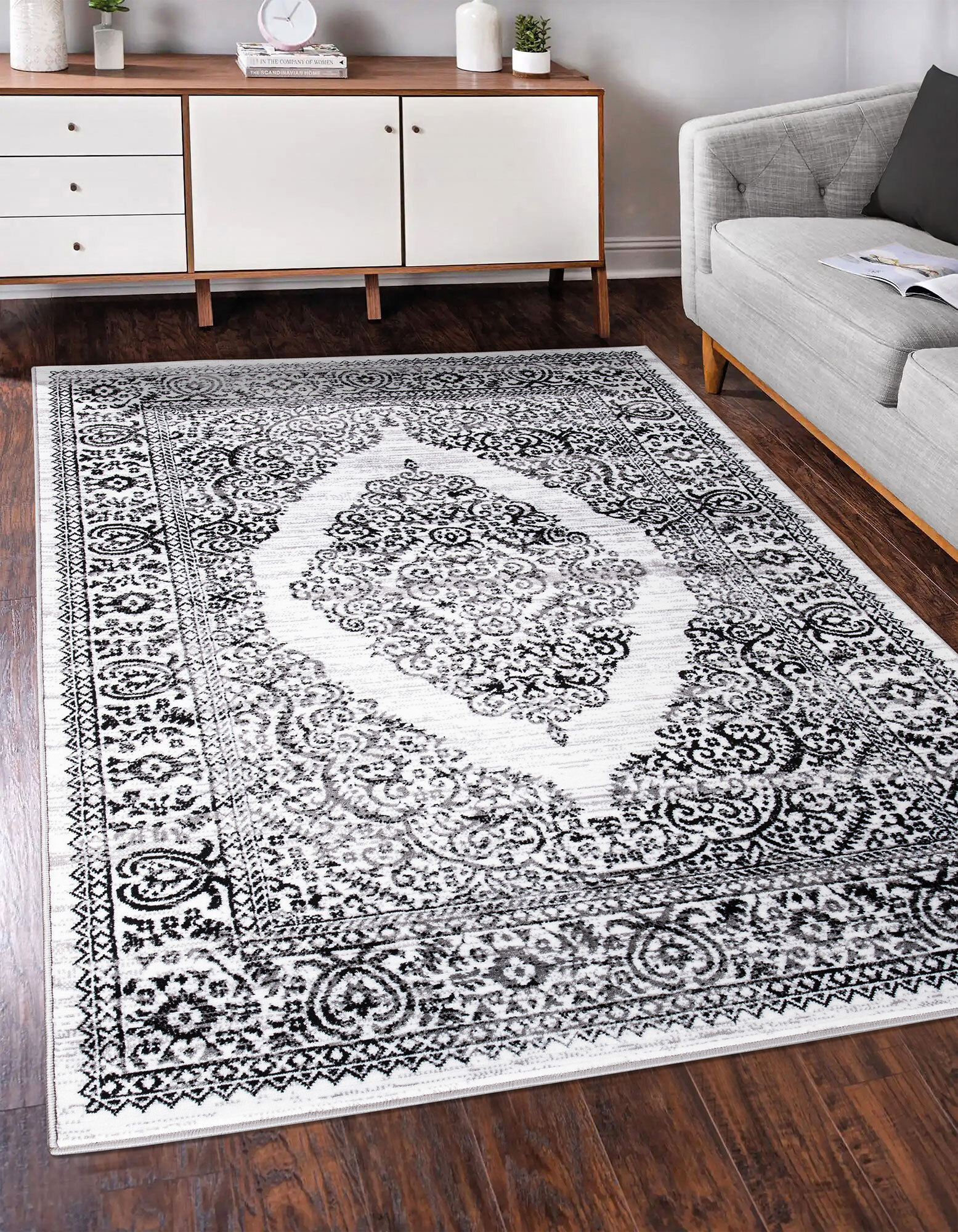 Large View Toni Traditional Medallion Rug