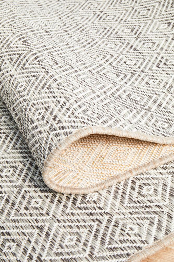 Terry Geometric Outdoor Rug